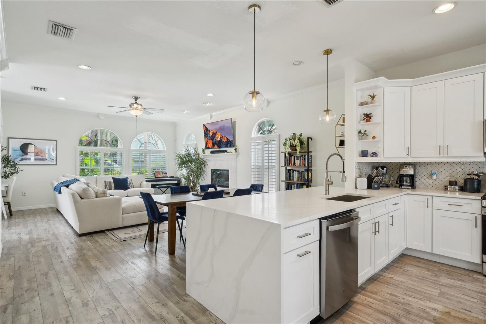 Listing photo id 11 for 2616 11th Street N