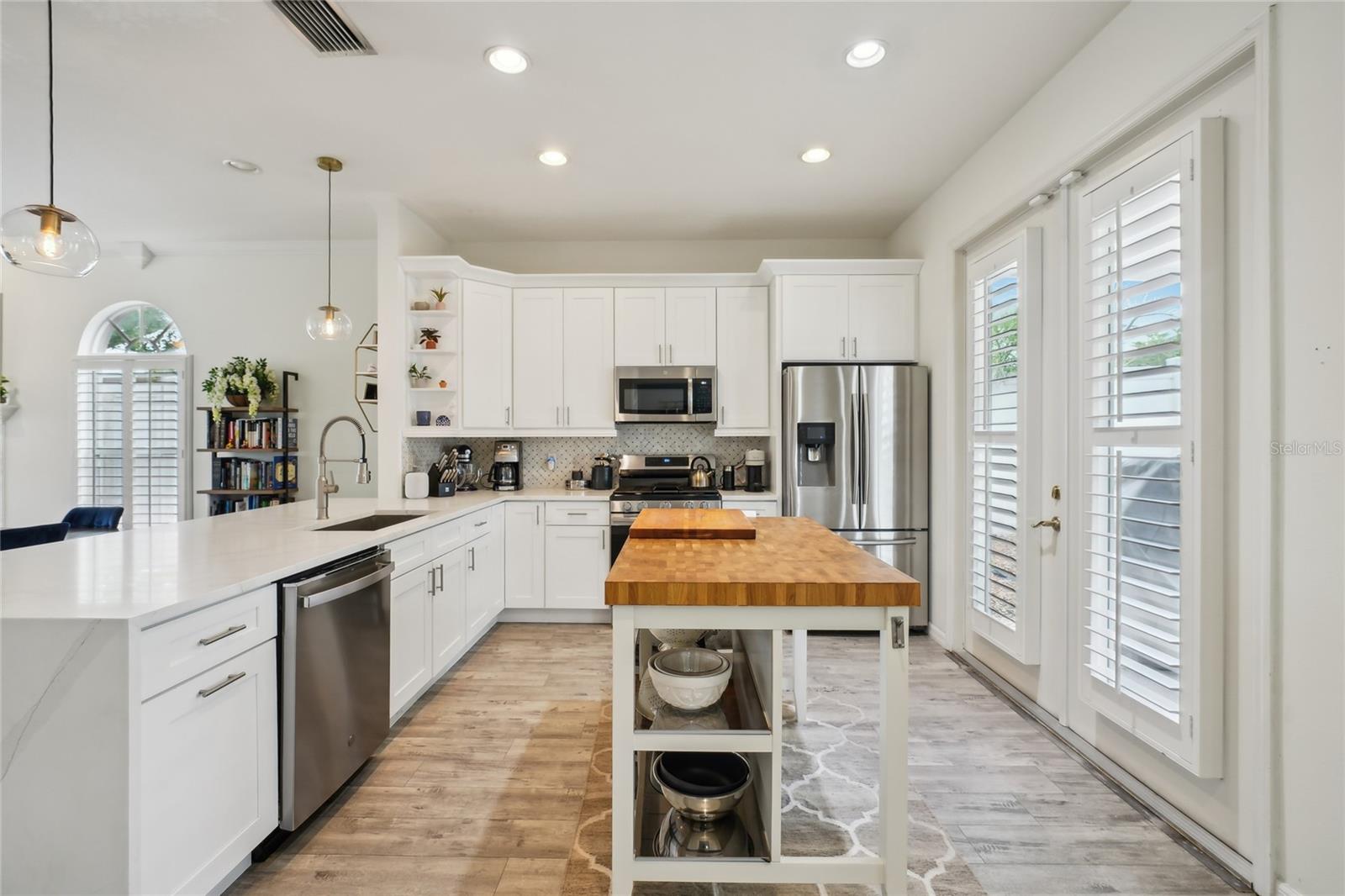 Listing photo id 12 for 2616 11th Street N