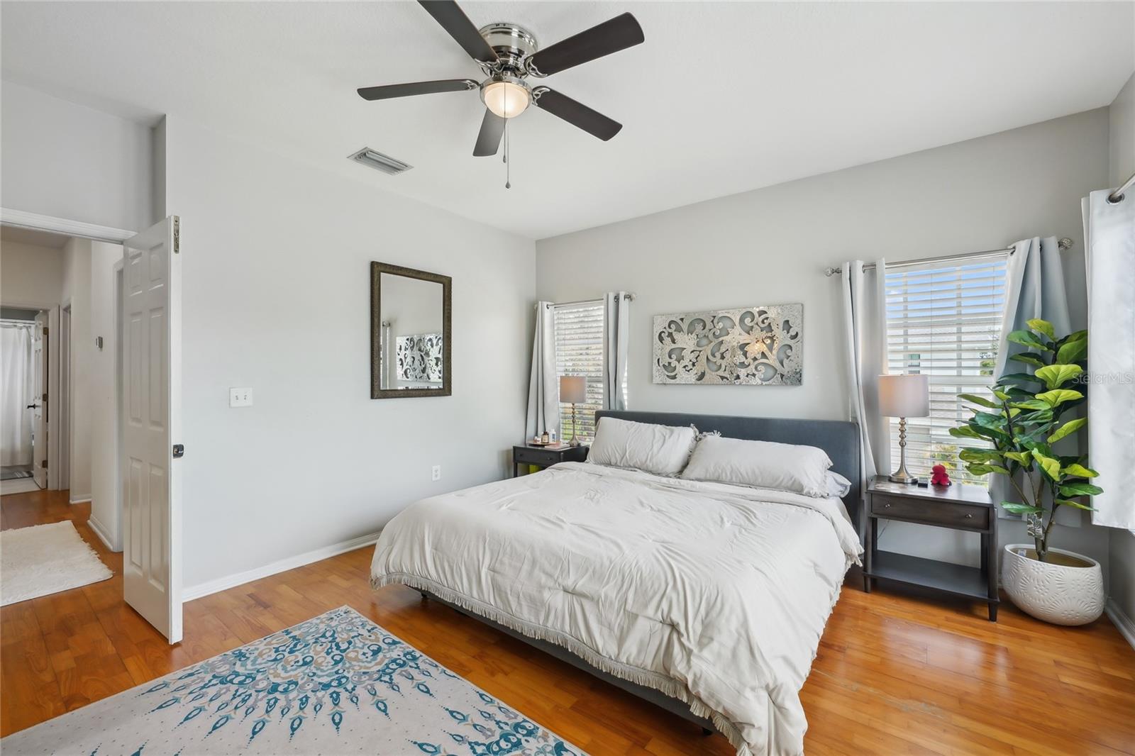 Listing photo id 18 for 2616 11th Street N