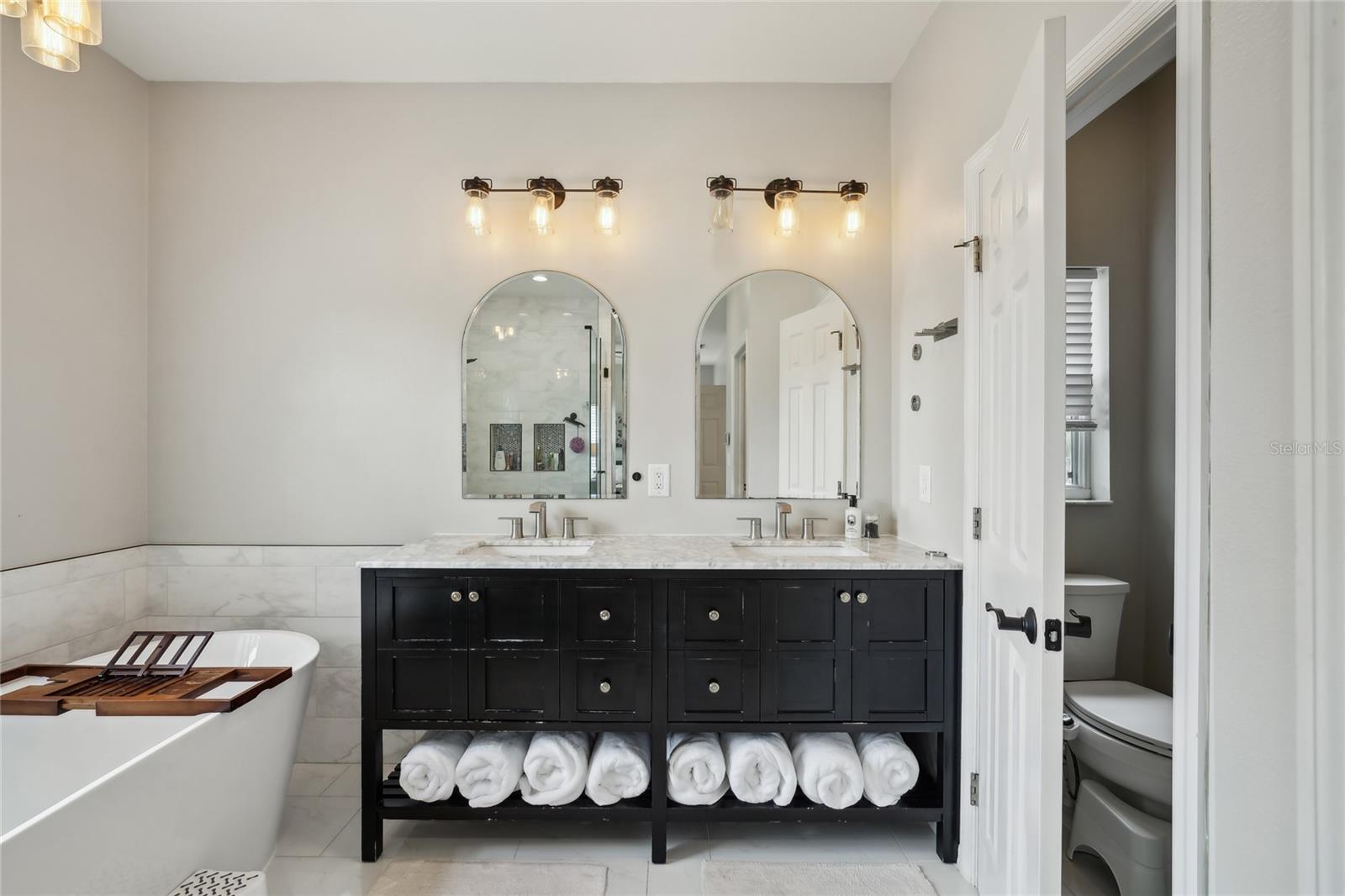 Listing photo id 19 for 2616 11th Street N