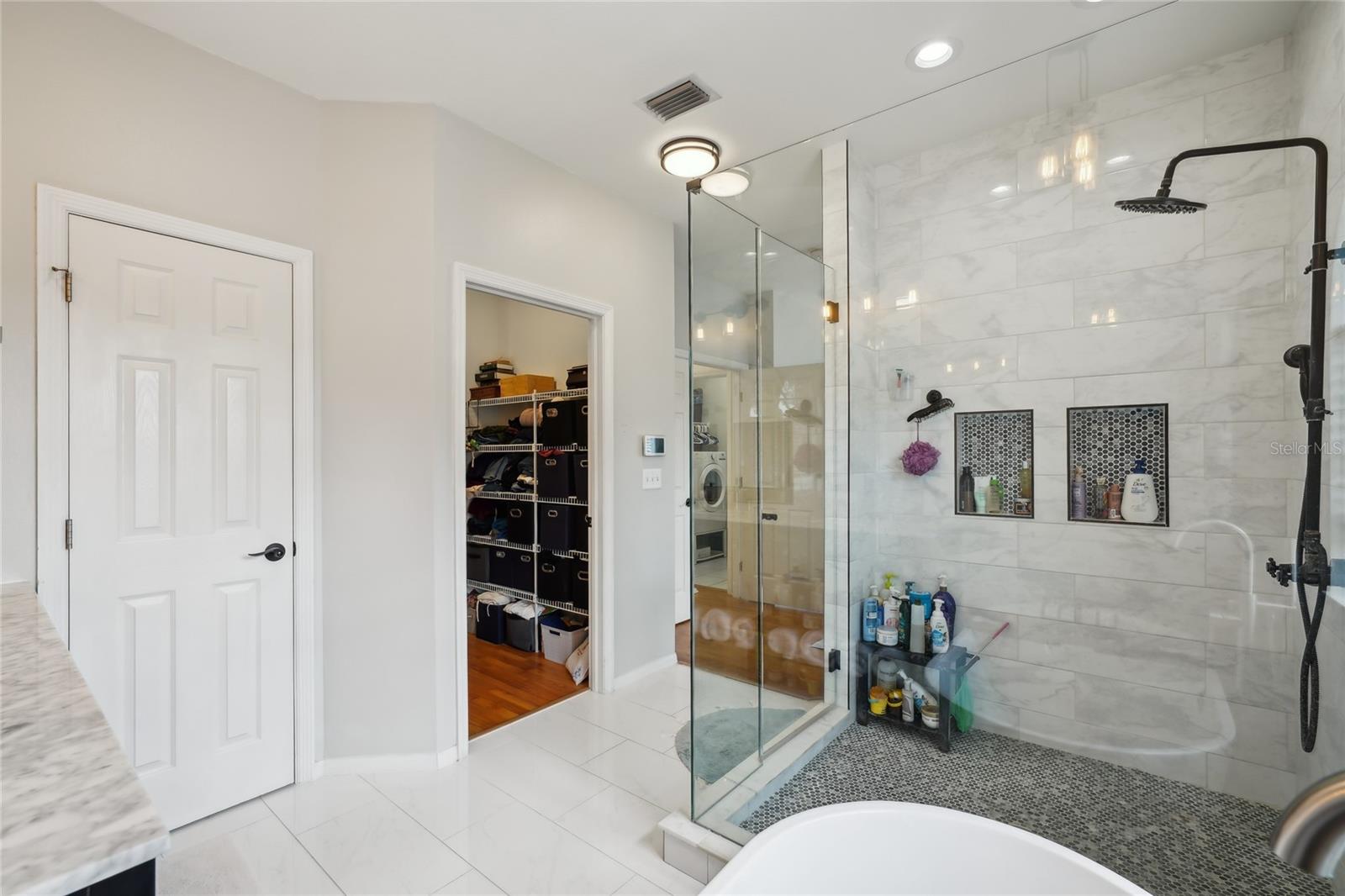 Listing photo id 22 for 2616 11th Street N