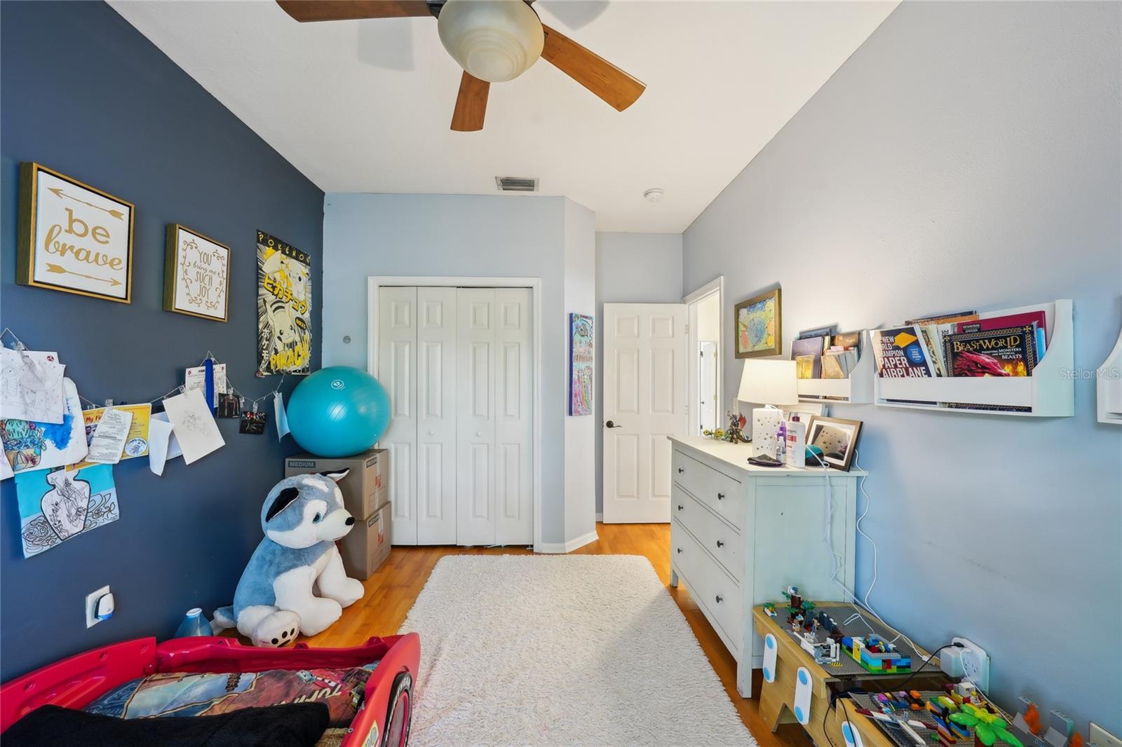 Listing photo id 24 for 2616 11th Street N