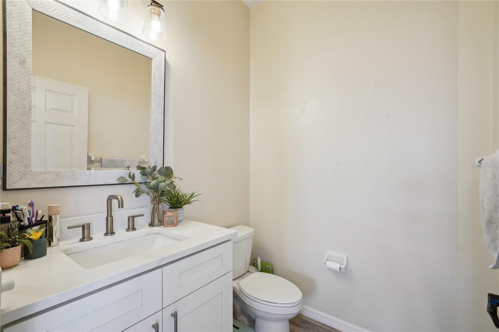 Listing photo id 25 for 2616 11th Street N