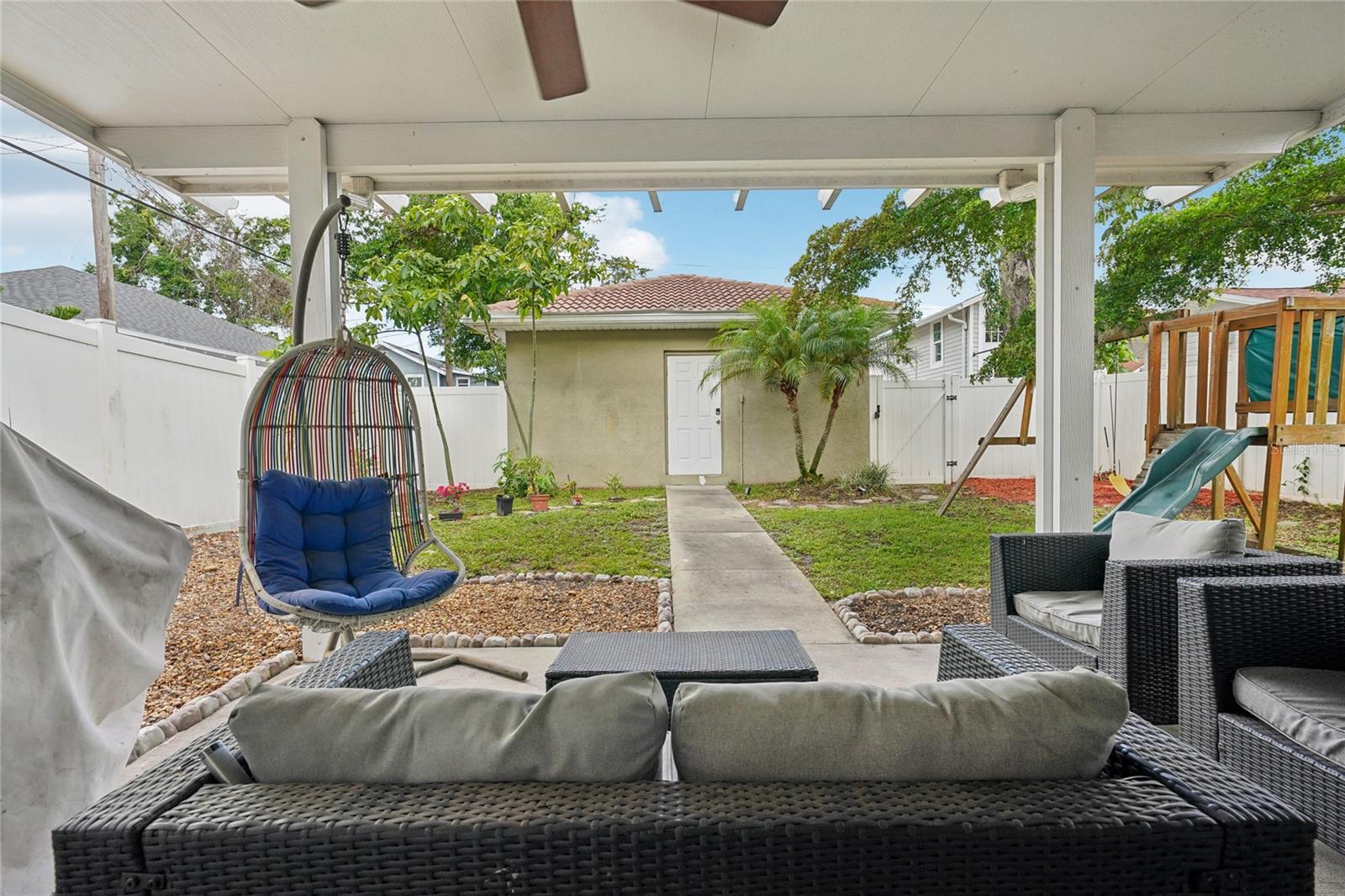 Listing photo id 29 for 2616 11th Street N