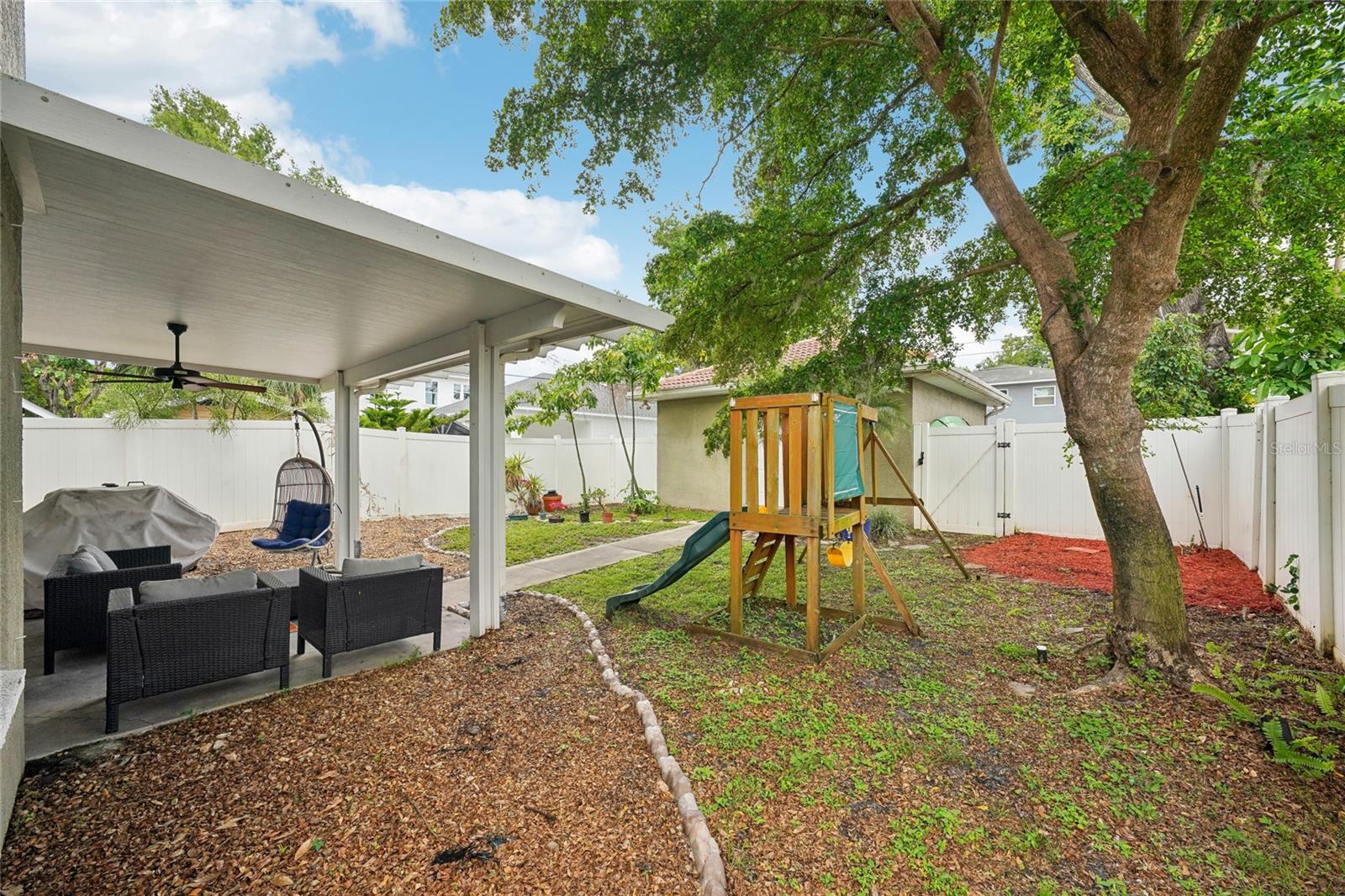 Listing photo id 30 for 2616 11th Street N