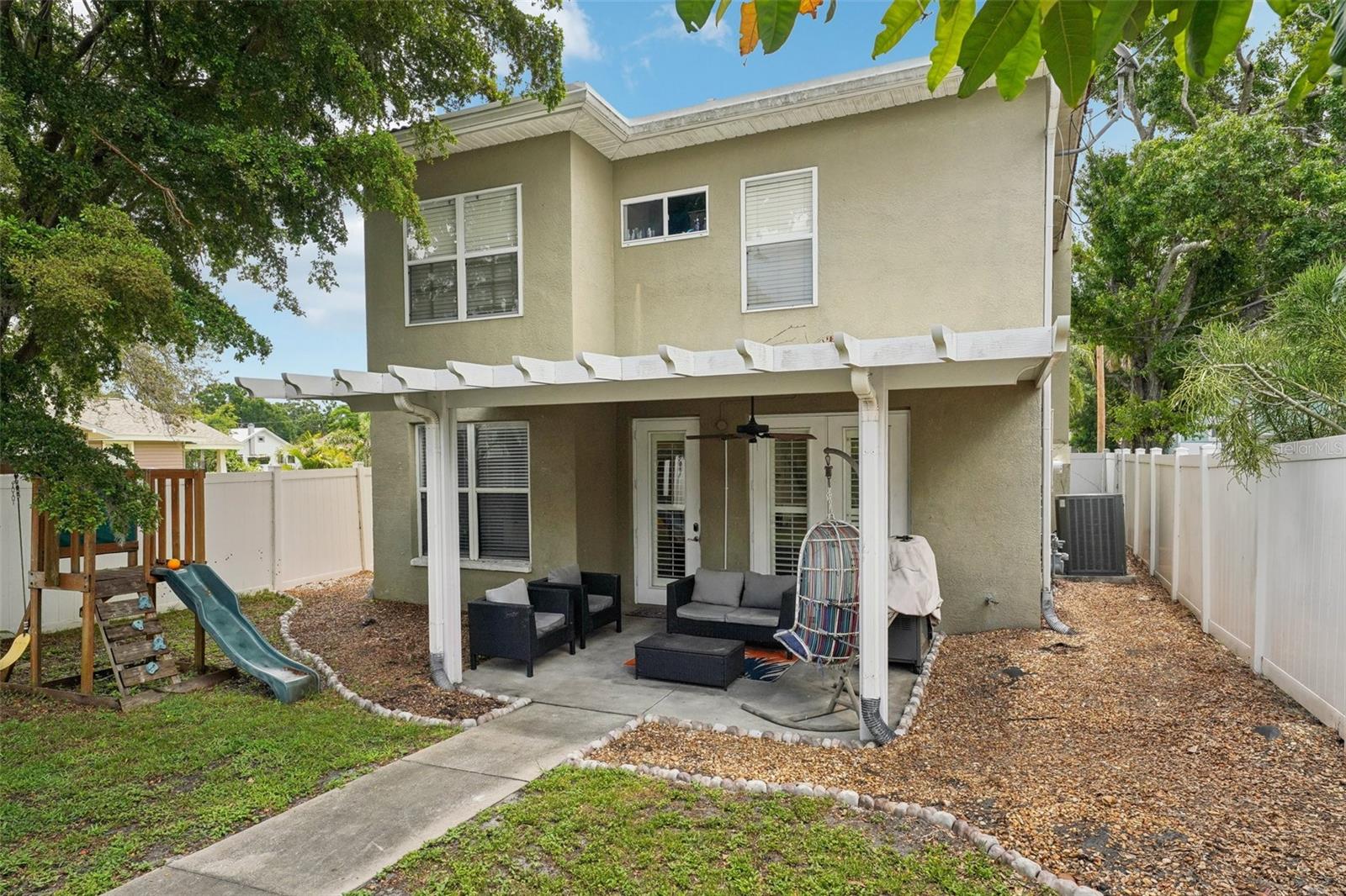 Listing photo id 31 for 2616 11th Street N