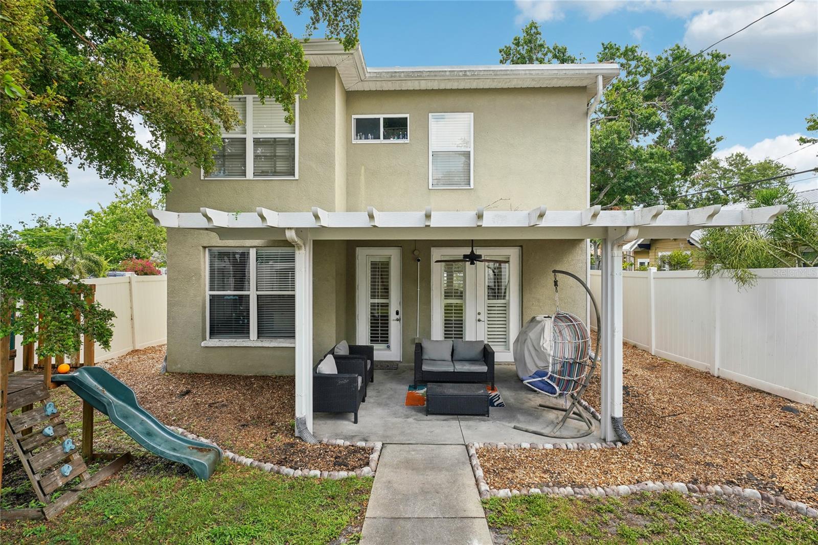 Listing photo id 33 for 2616 11th Street N