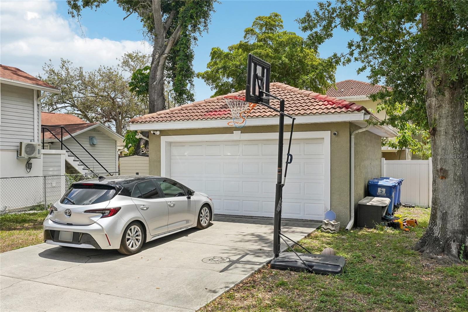 Listing photo id 35 for 2616 11th Street N