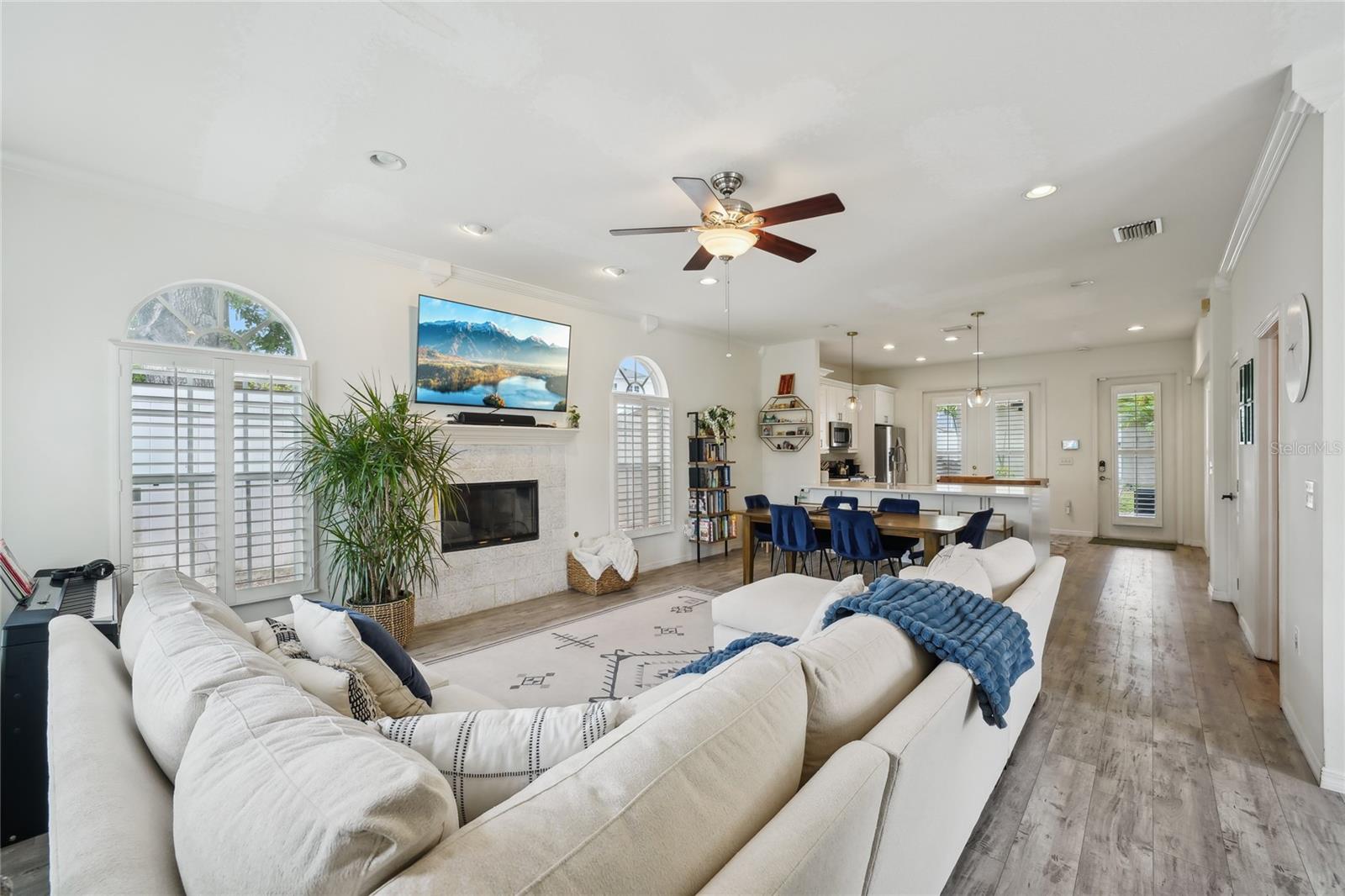 Listing photo id 7 for 2616 11th Street N