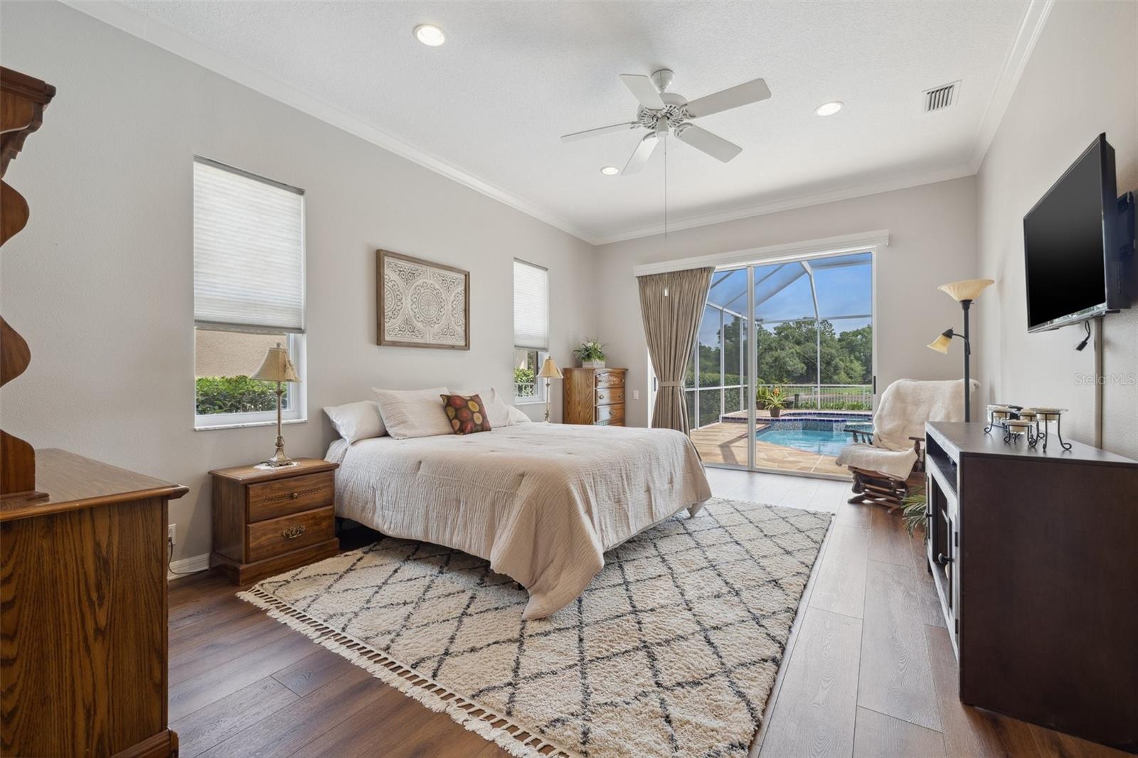 Listing photo id 19 for 9348 Deer Creek Drive