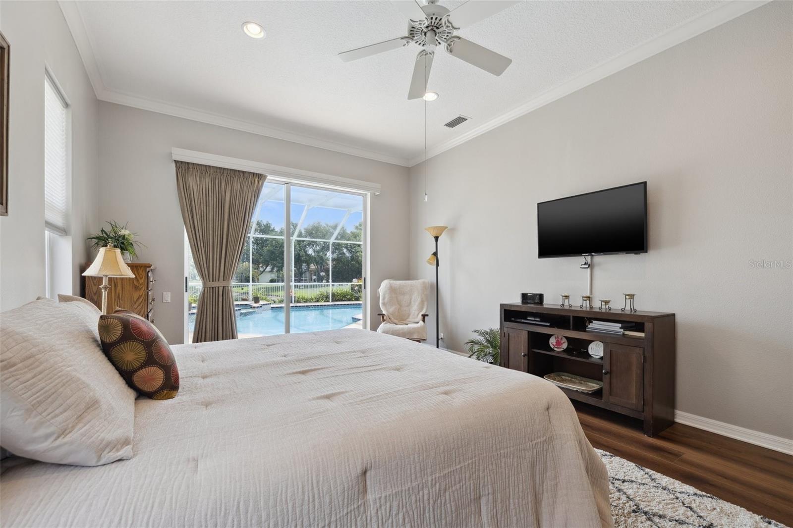 Listing photo id 20 for 9348 Deer Creek Drive