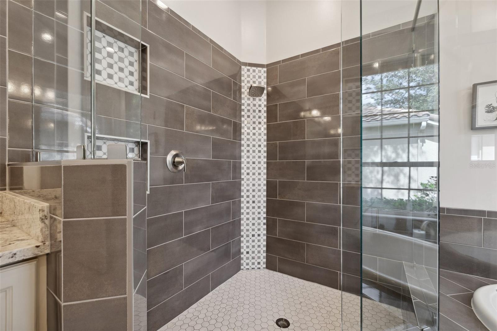Listing photo id 22 for 9348 Deer Creek Drive