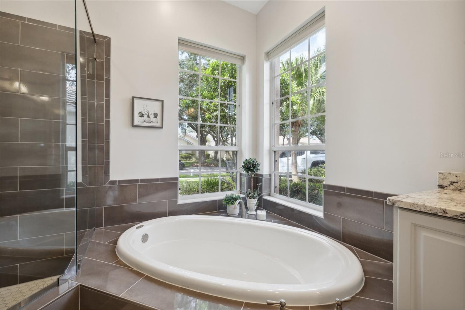 Listing photo id 23 for 9348 Deer Creek Drive