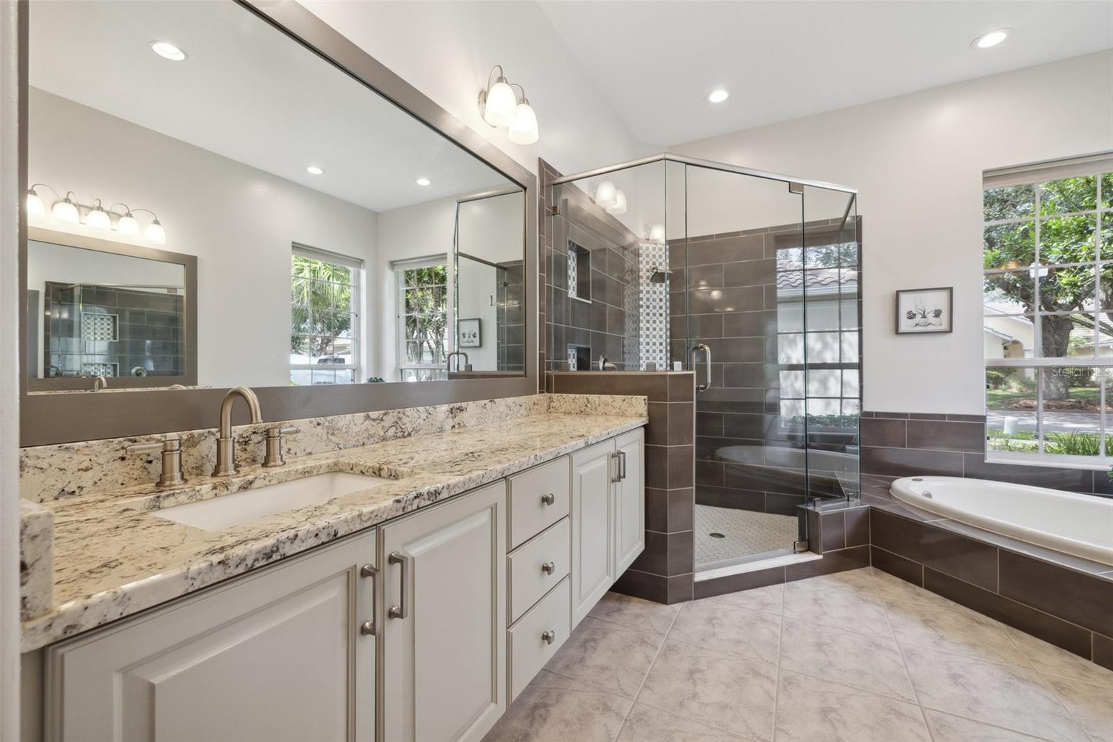 Listing photo id 24 for 9348 Deer Creek Drive