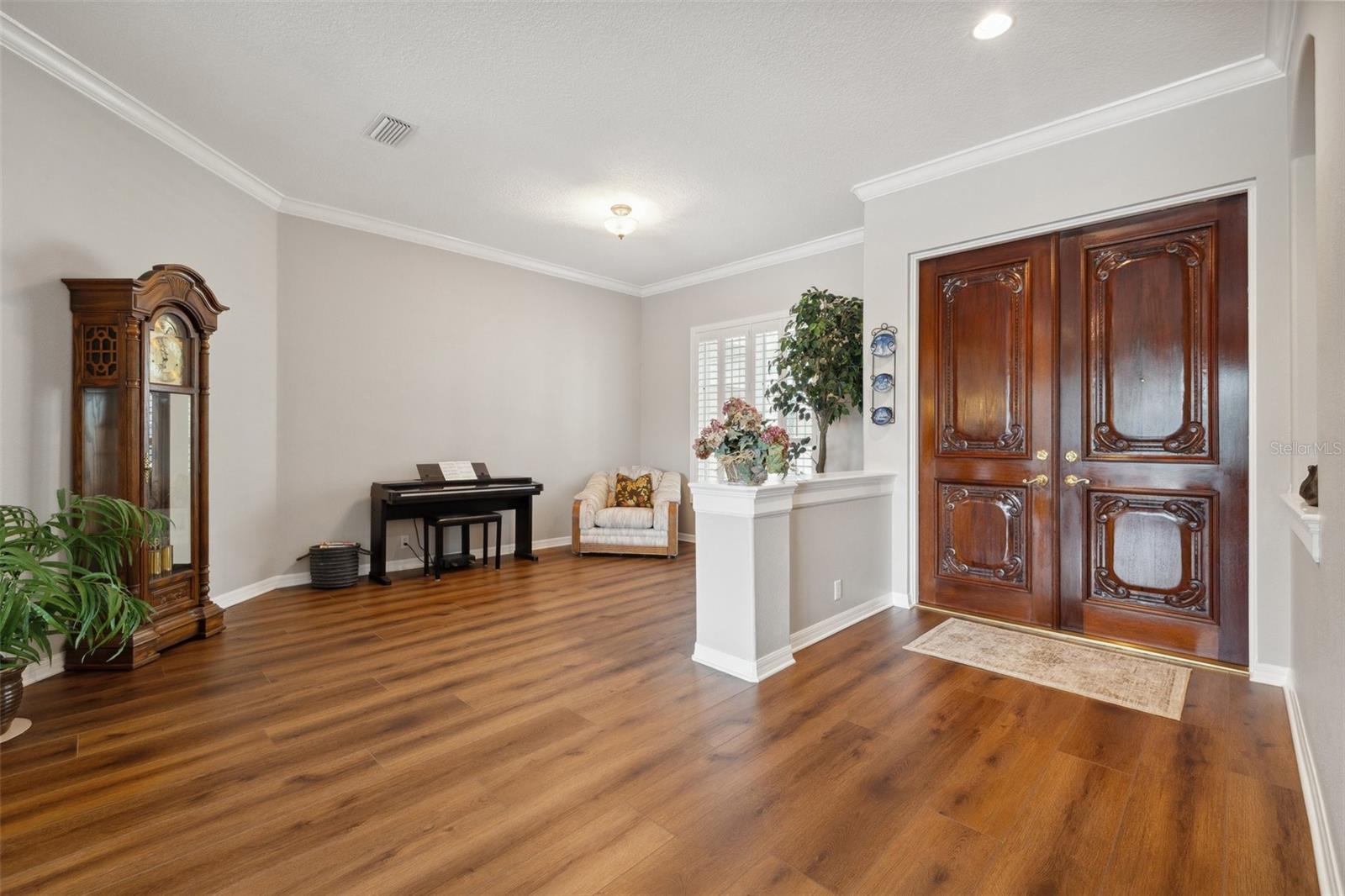 Listing photo id 25 for 9348 Deer Creek Drive