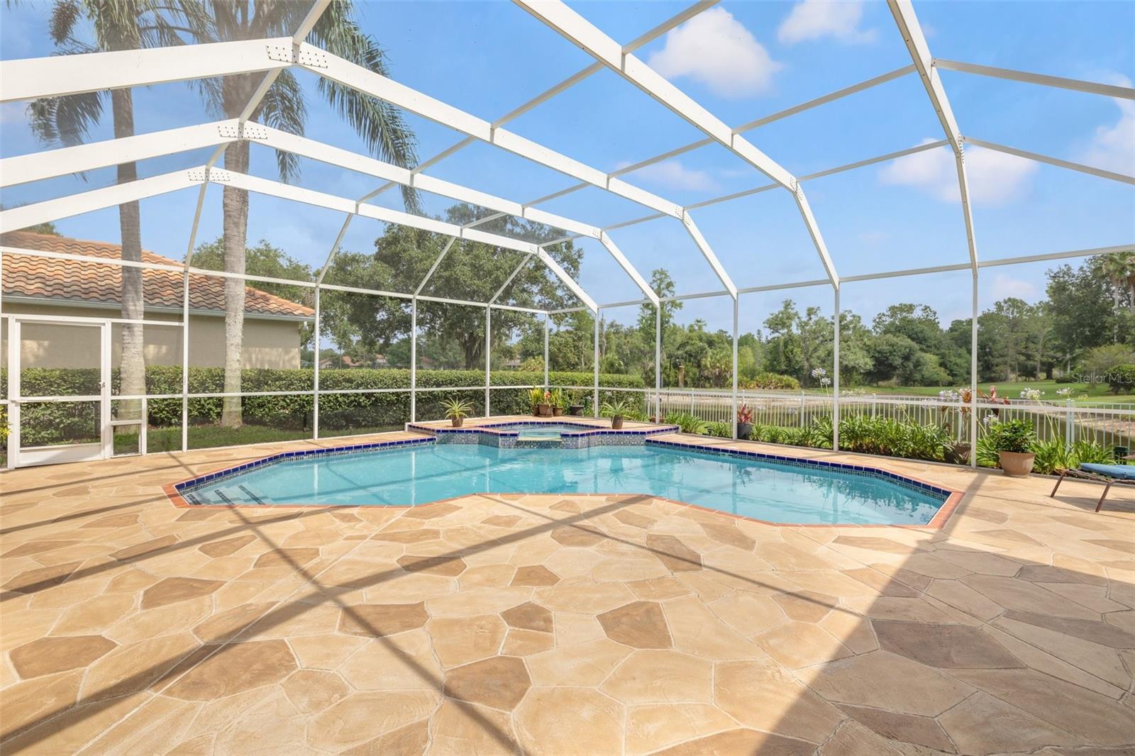 Listing photo id 1 for 9348 Deer Creek Drive