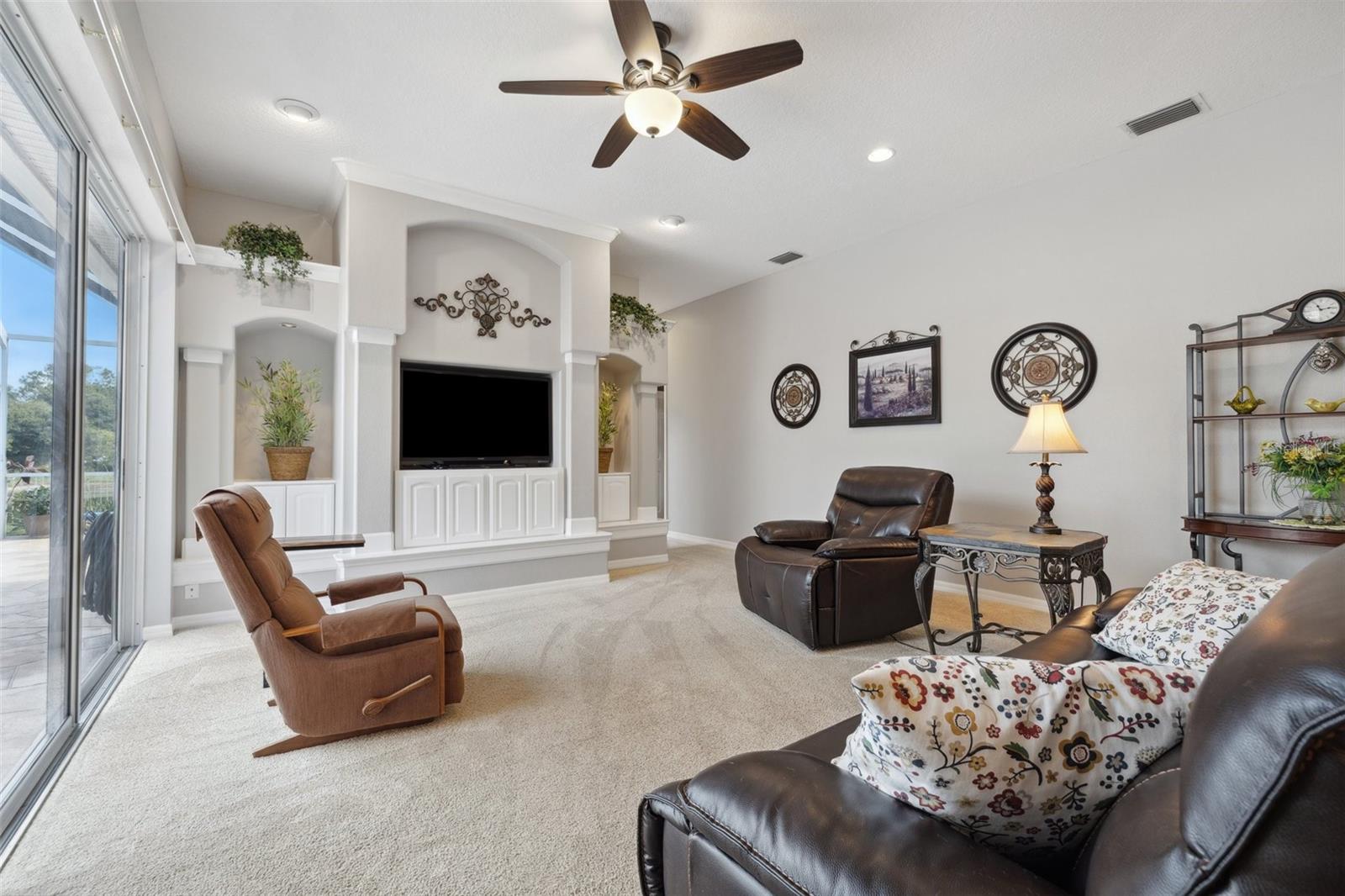 Listing photo id 28 for 9348 Deer Creek Drive