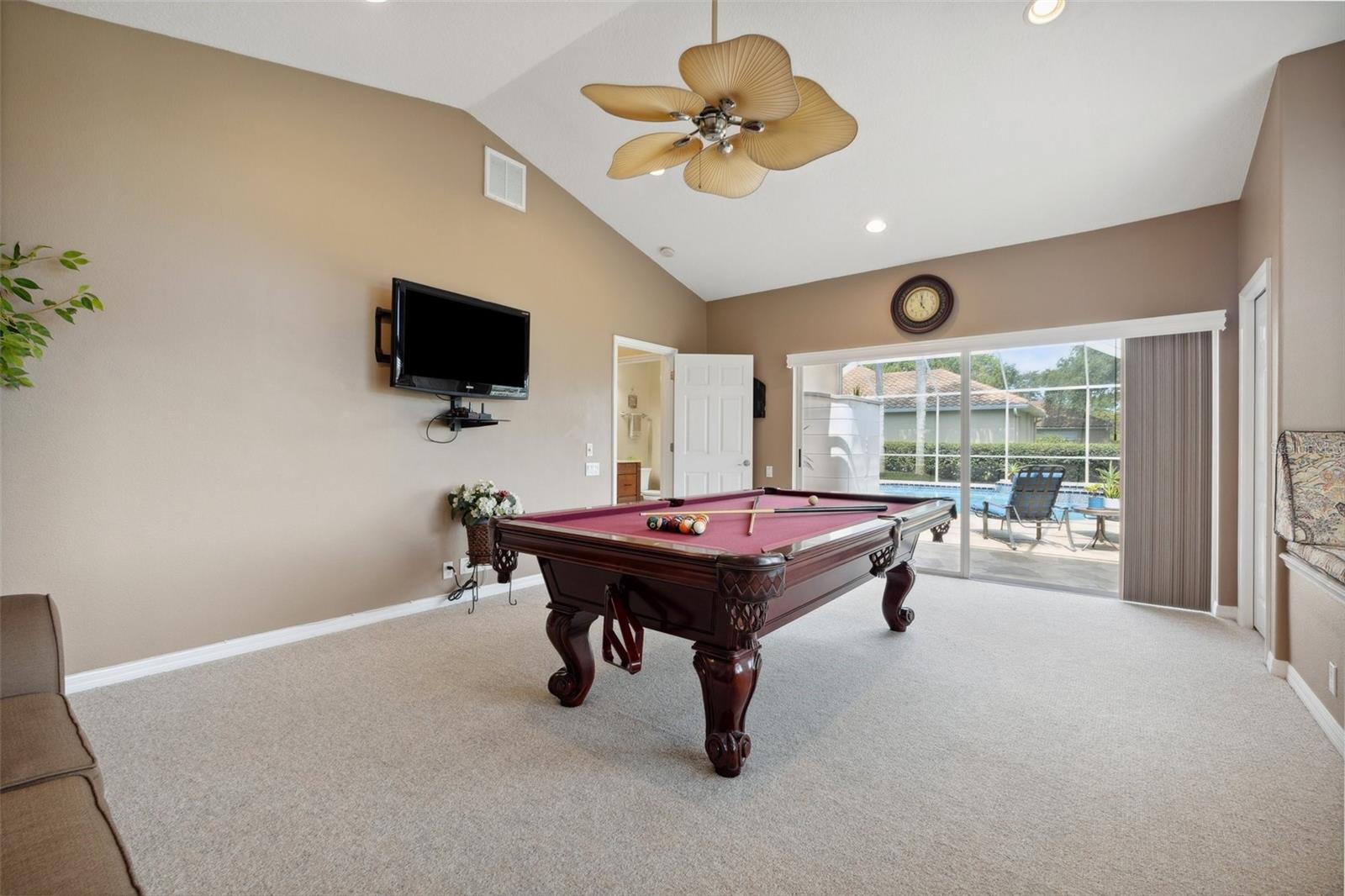 Listing photo id 32 for 9348 Deer Creek Drive