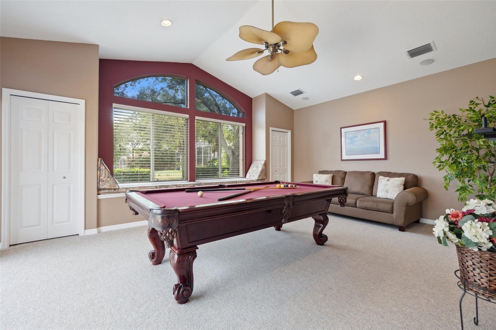 Listing photo id 33 for 9348 Deer Creek Drive