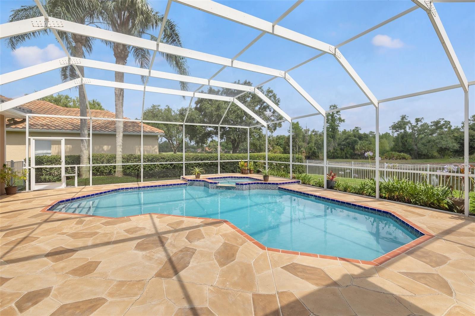 Listing photo id 2 for 9348 Deer Creek Drive