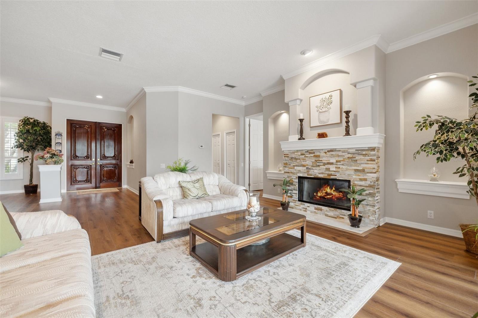 Listing photo id 7 for 9348 Deer Creek Drive