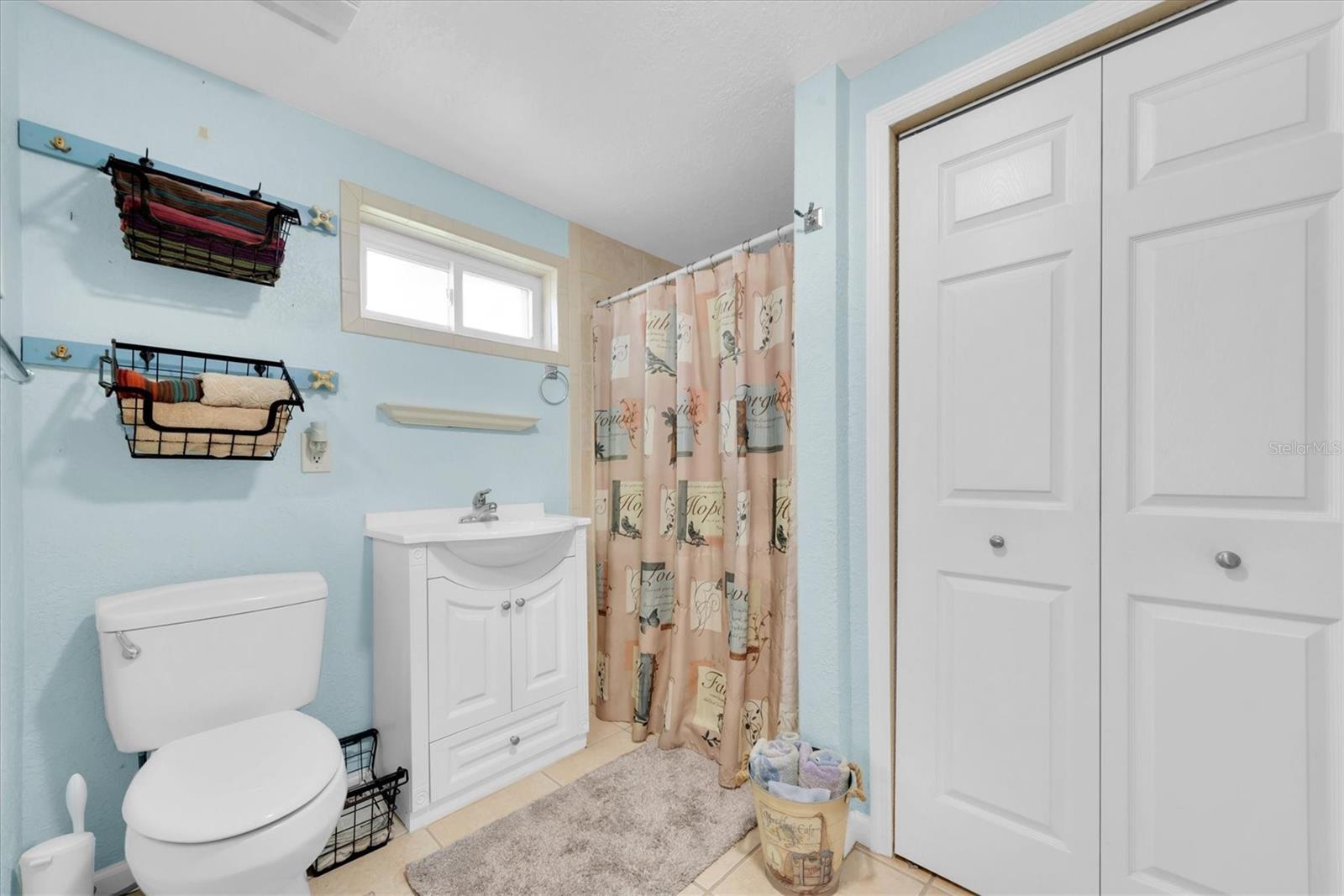 Image 14 of 33 For 5675 Lown Street N