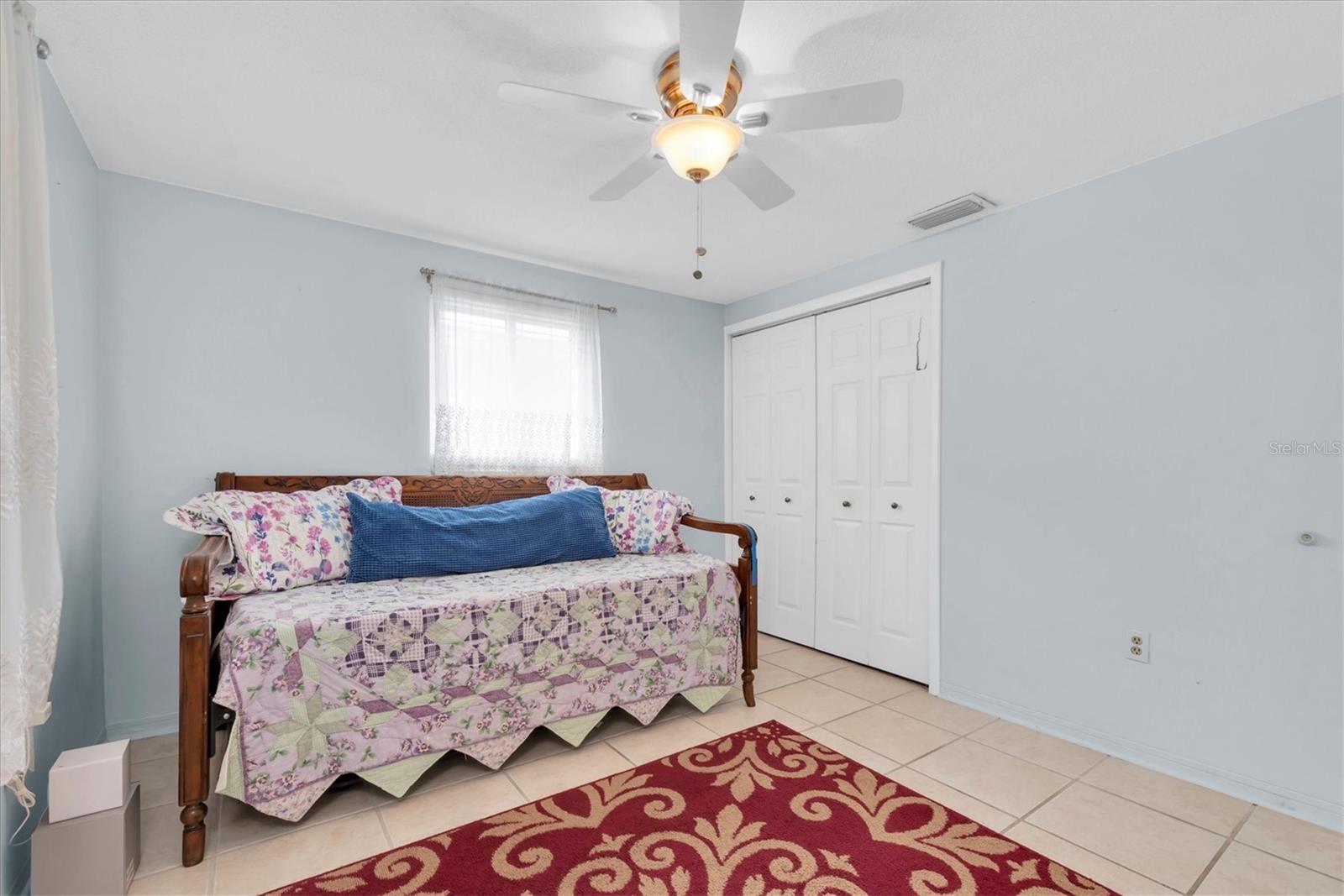 Image 16 of 33 For 5675 Lown Street N