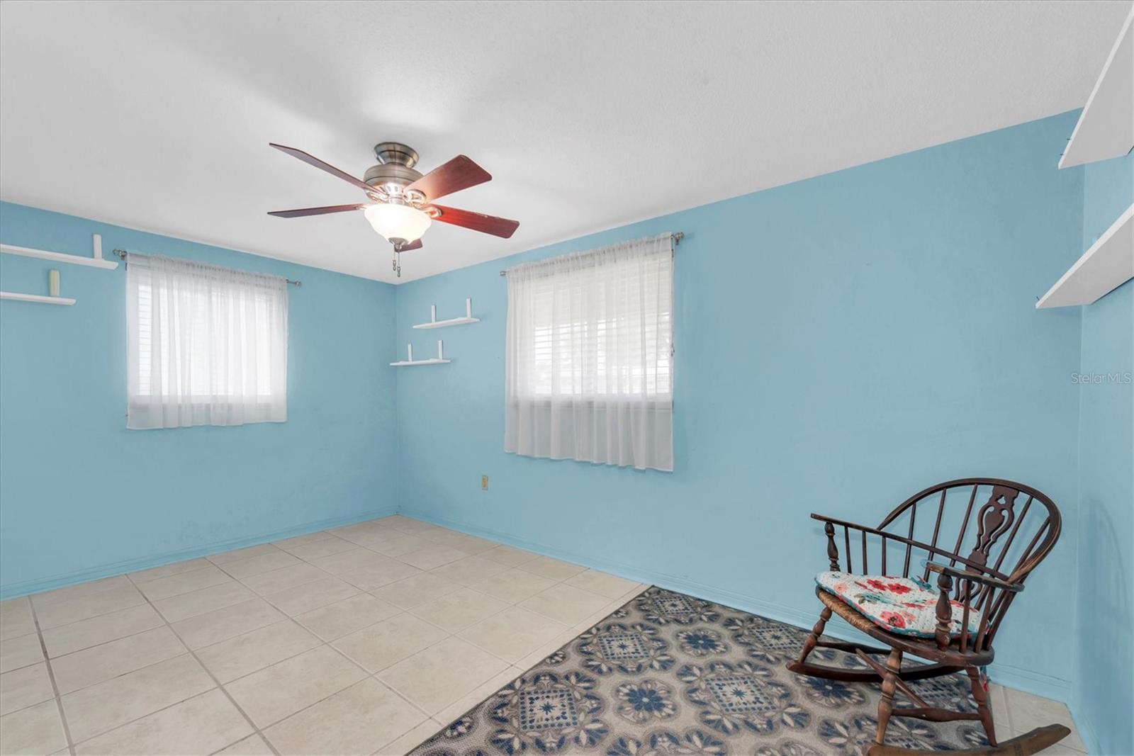 Image 18 of 33 For 5675 Lown Street N