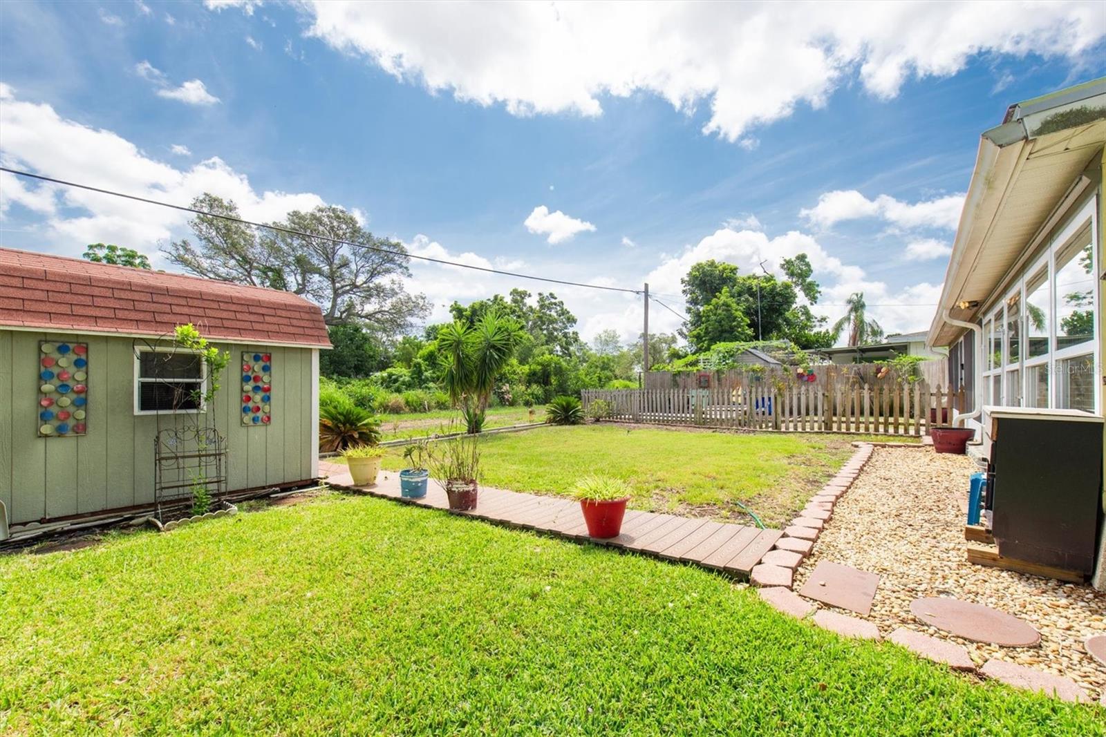 Image 27 of 33 For 5675 Lown Street N