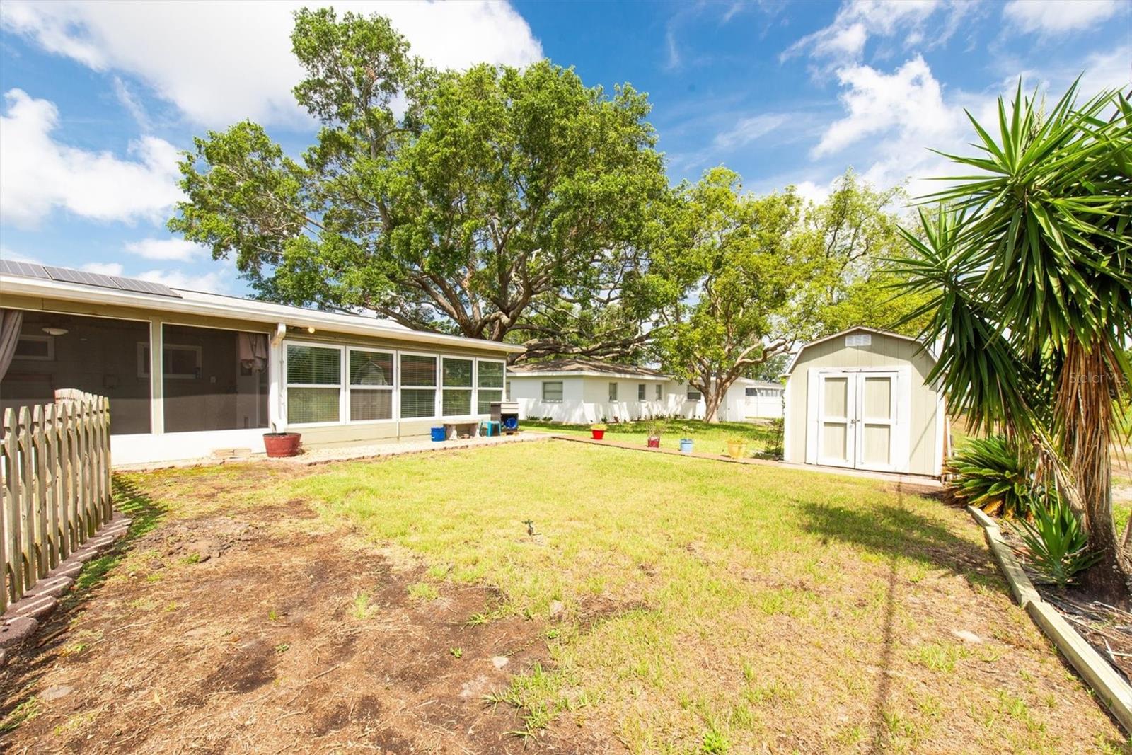 Image 28 of 33 For 5675 Lown Street N