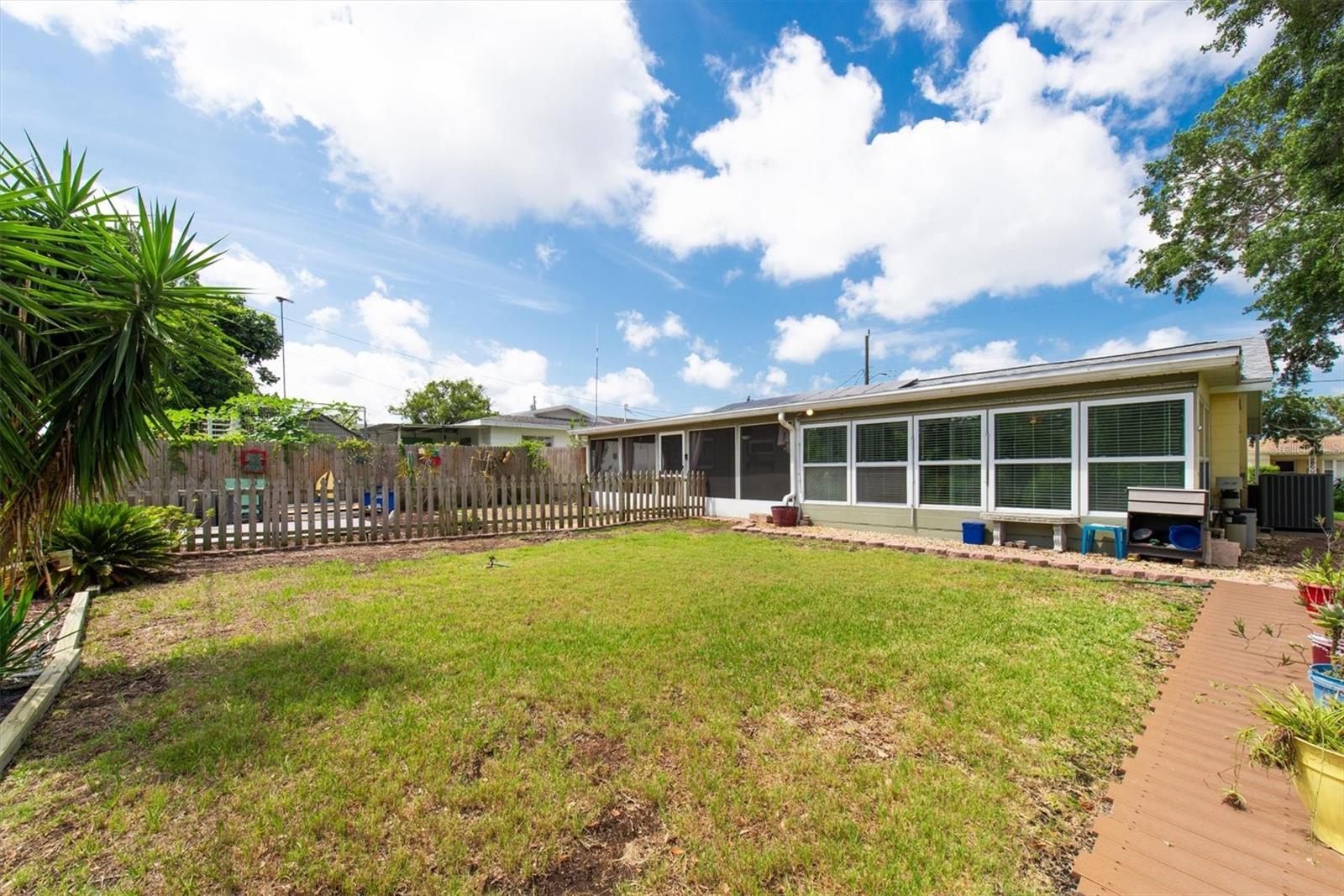 Image 29 of 33 For 5675 Lown Street N