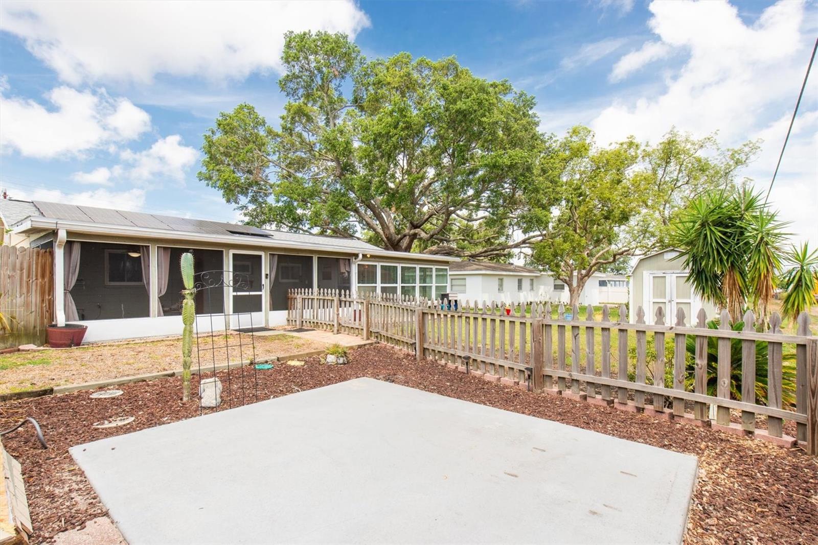 Image 30 of 33 For 5675 Lown Street N