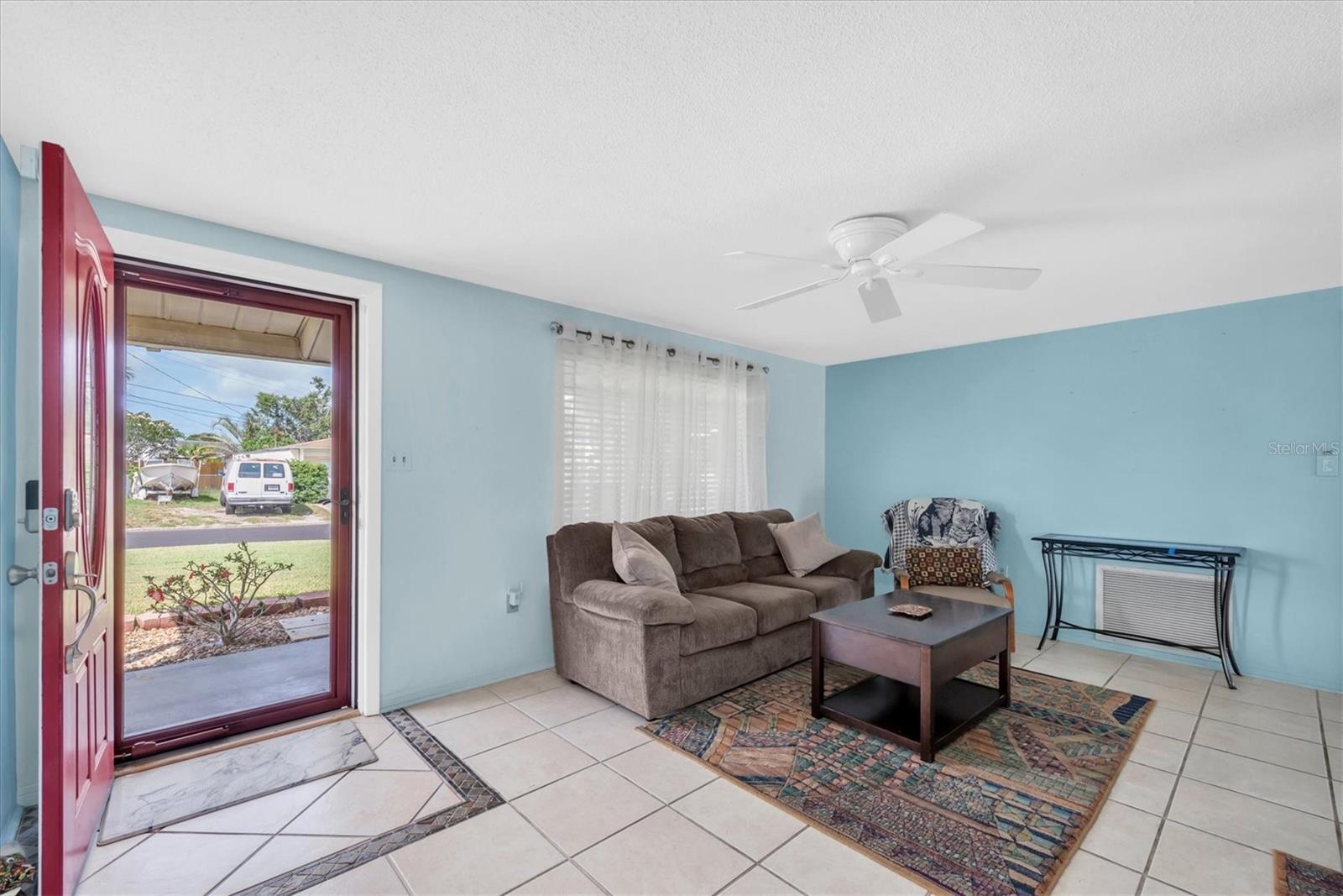 Image 5 of 33 For 5675 Lown Street N