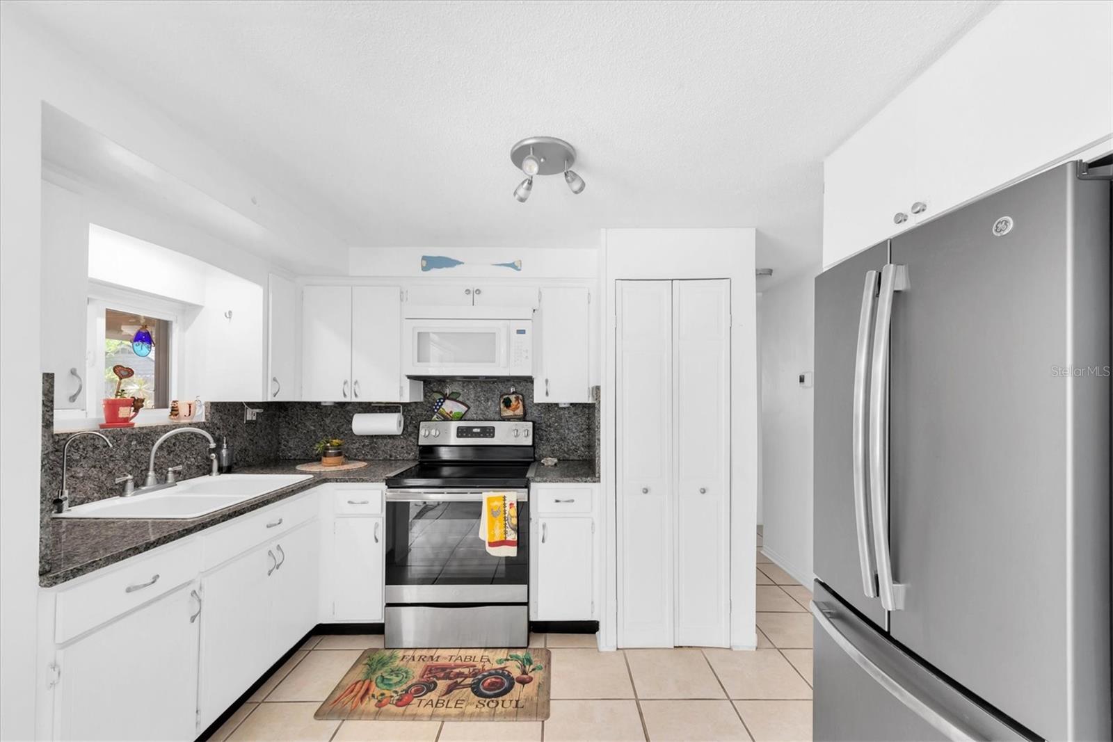 Image 8 of 33 For 5675 Lown Street N
