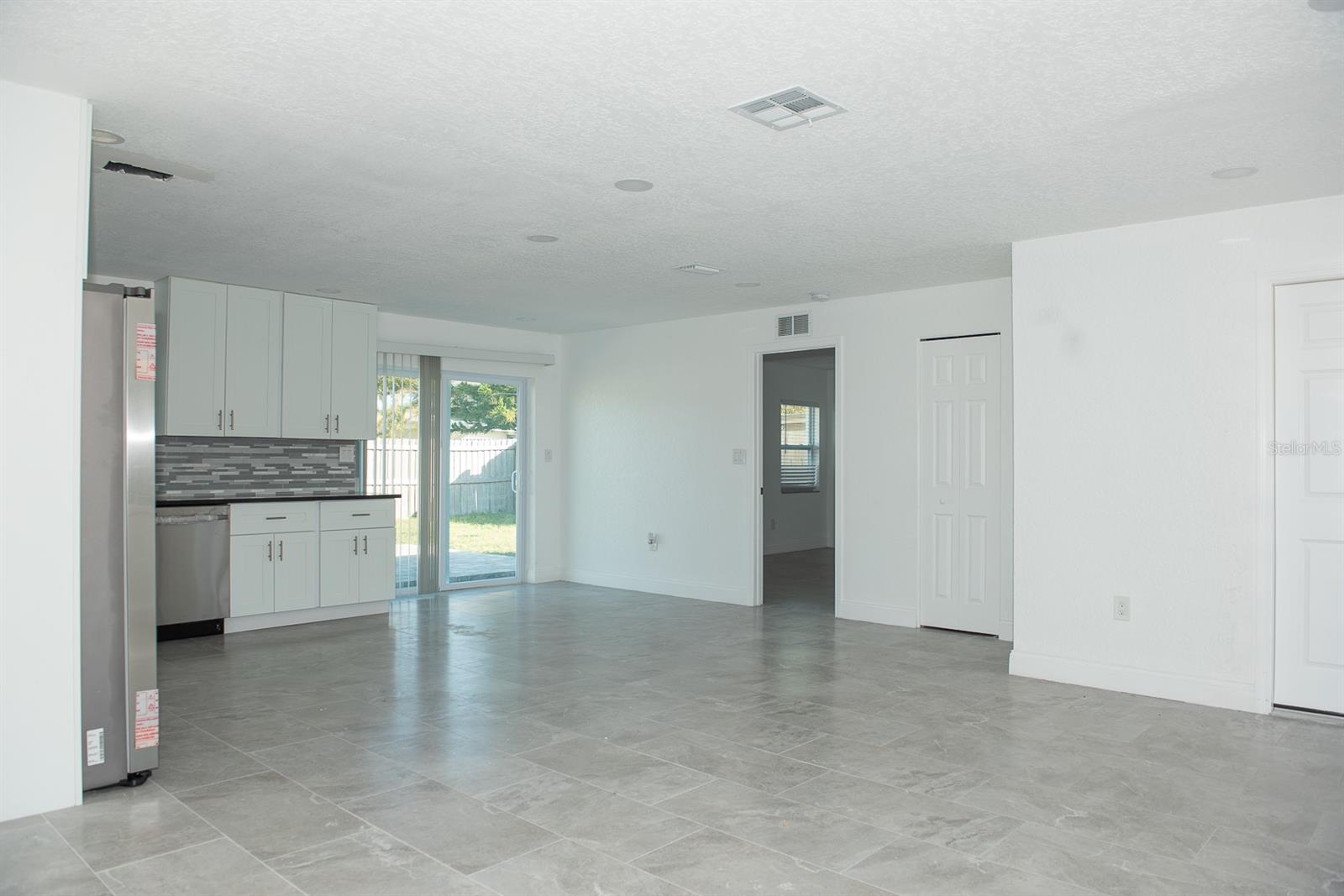 Image 2 of 19 For 11889 93rd Avenue