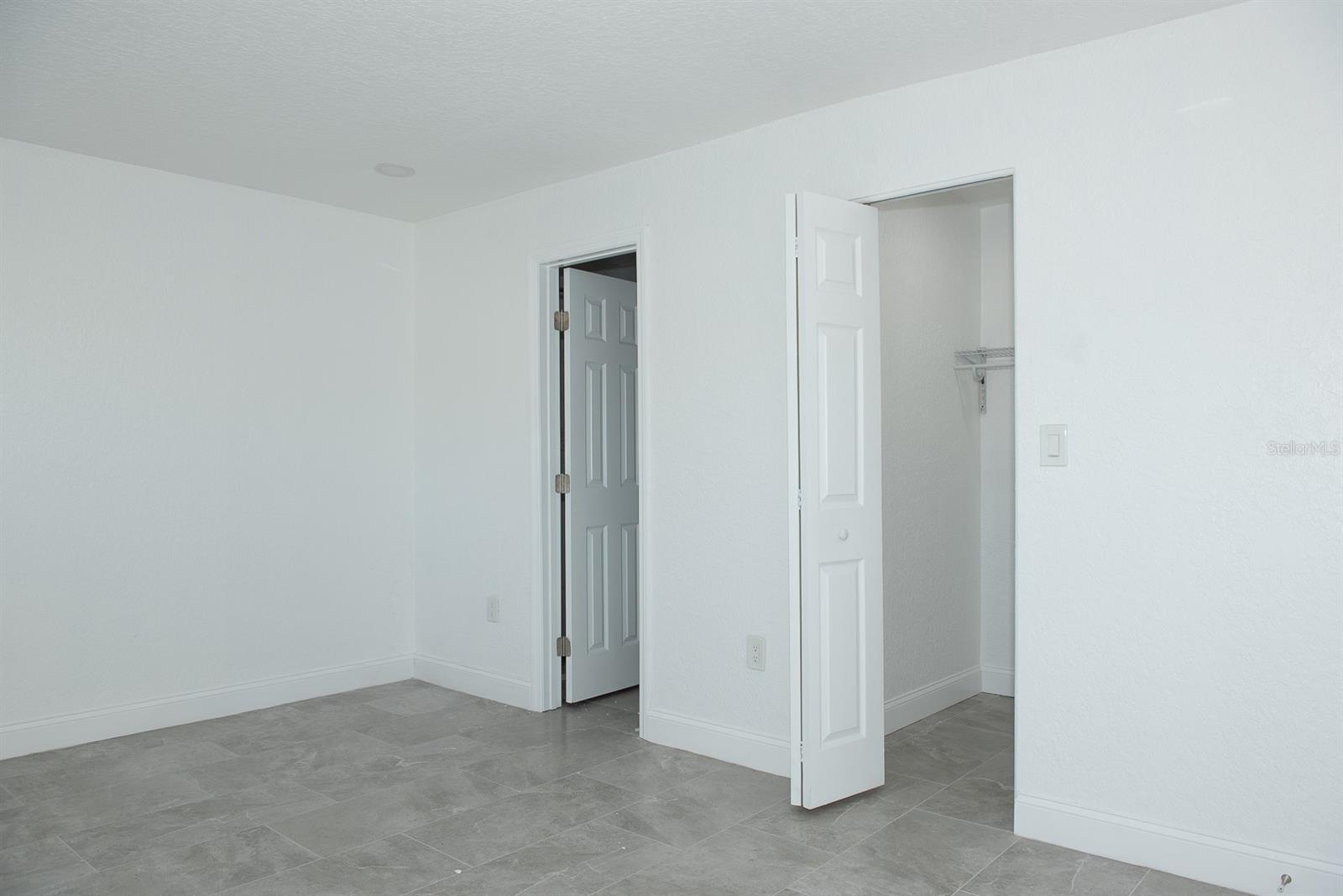 Image 7 of 19 For 11889 93rd Avenue