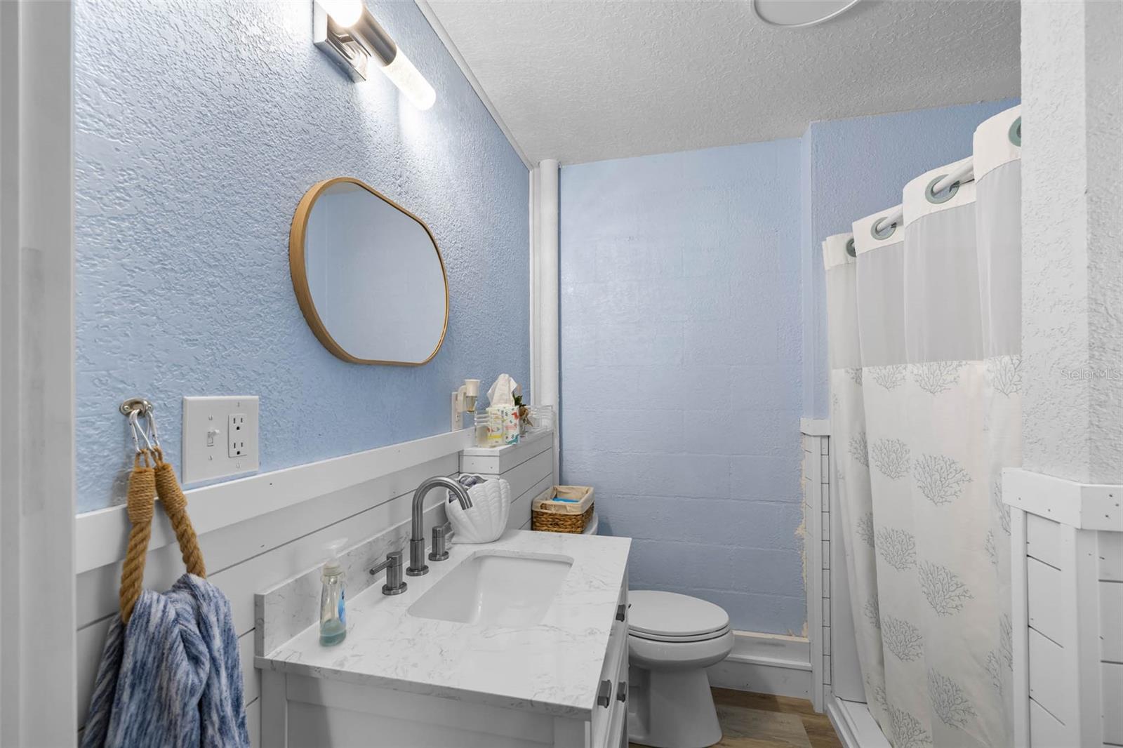 Image 33 of 48 For 4464 Neptune Drive