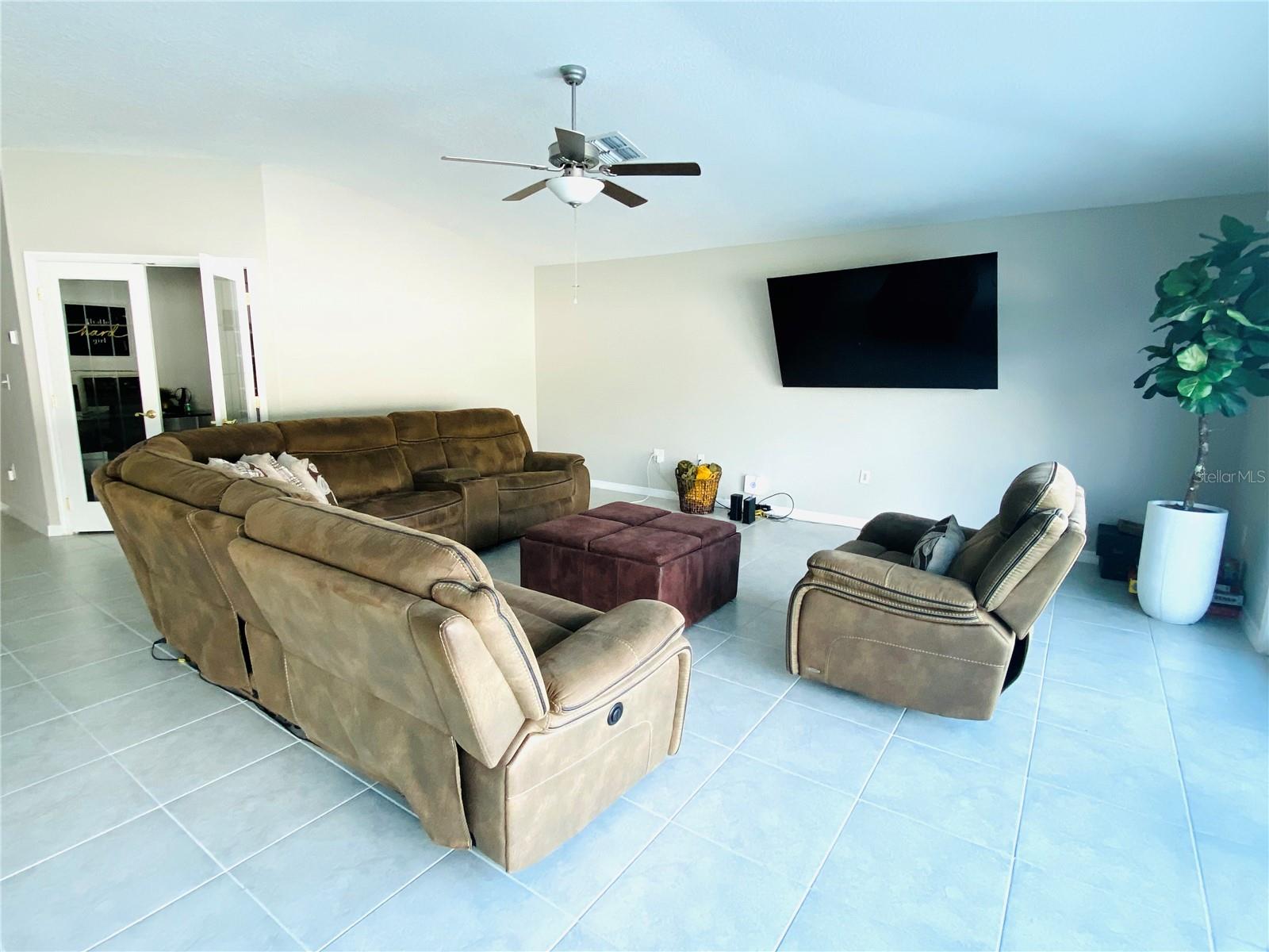 Image 11 of 29 For 10832 Sage Canyon Drive