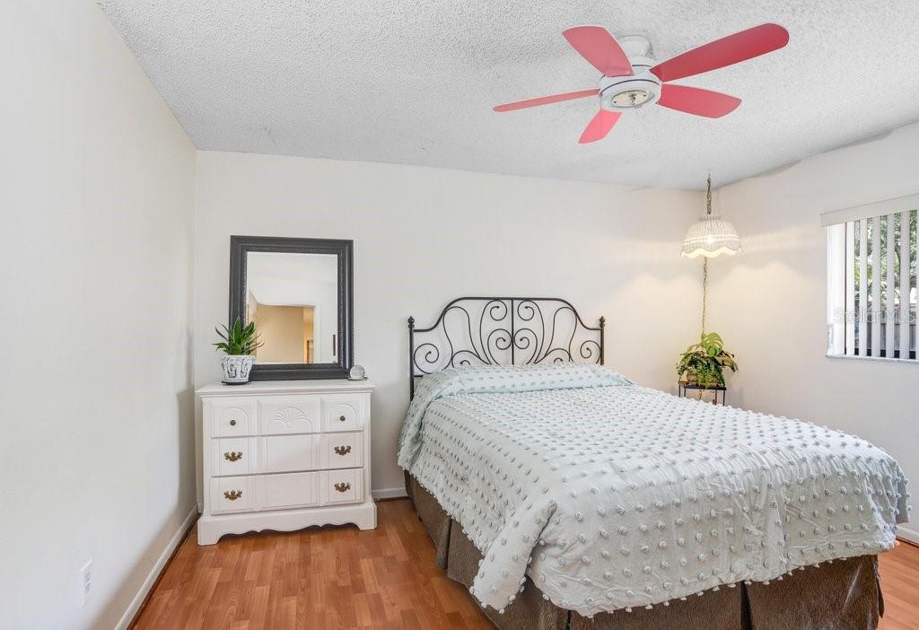 Listing photo id 22 for 107 Halton Circle