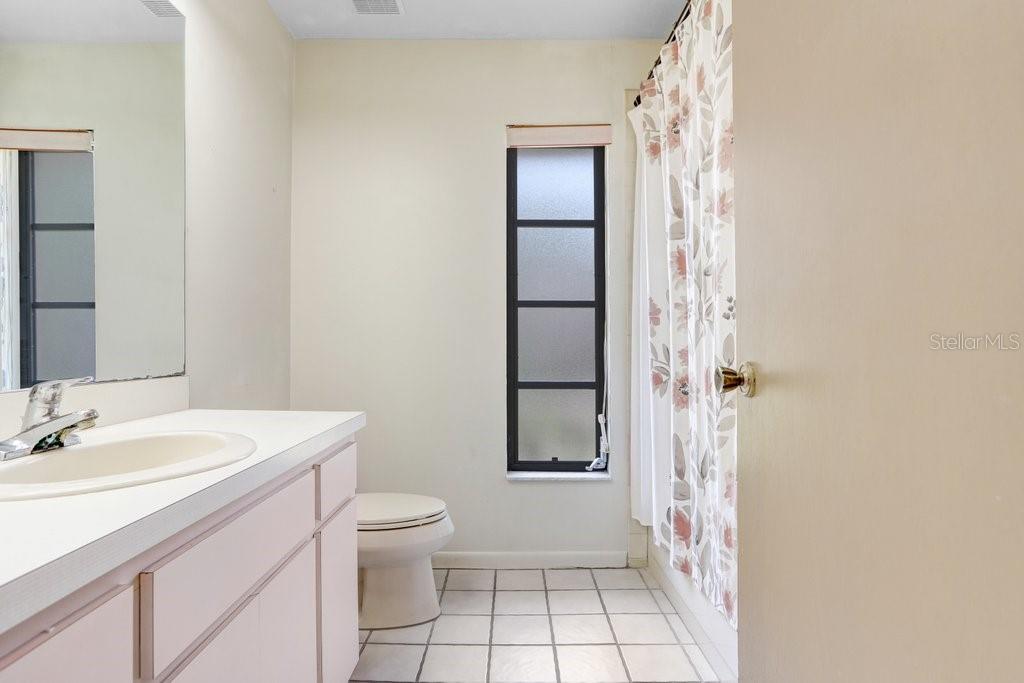 Listing photo id 24 for 107 Halton Circle