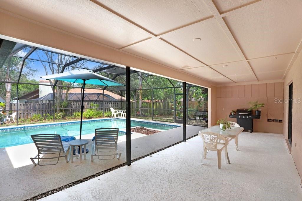 Listing photo id 26 for 107 Halton Circle