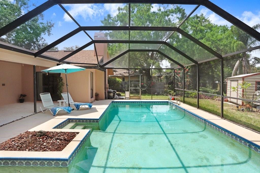 Listing photo id 29 for 107 Halton Circle