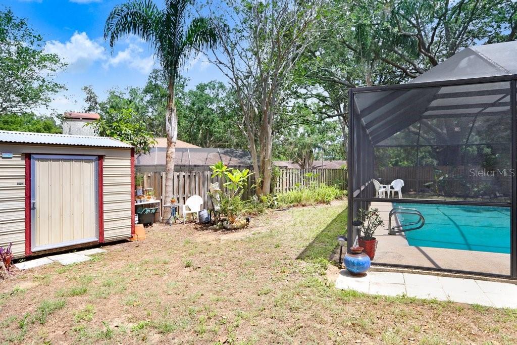 Listing photo id 30 for 107 Halton Circle