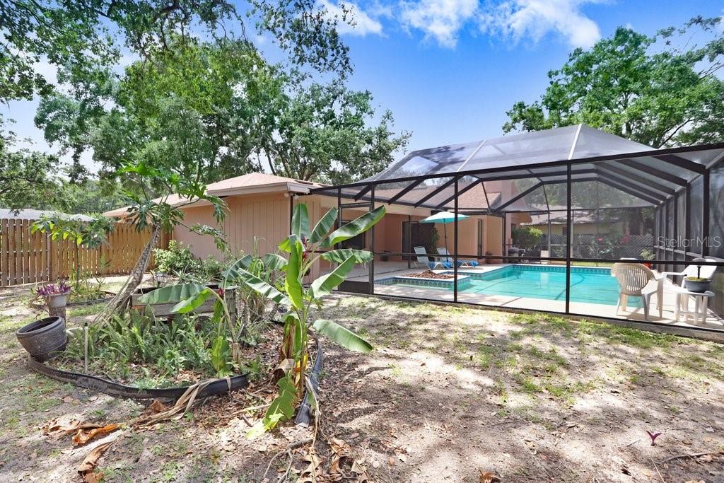 Listing photo id 32 for 107 Halton Circle
