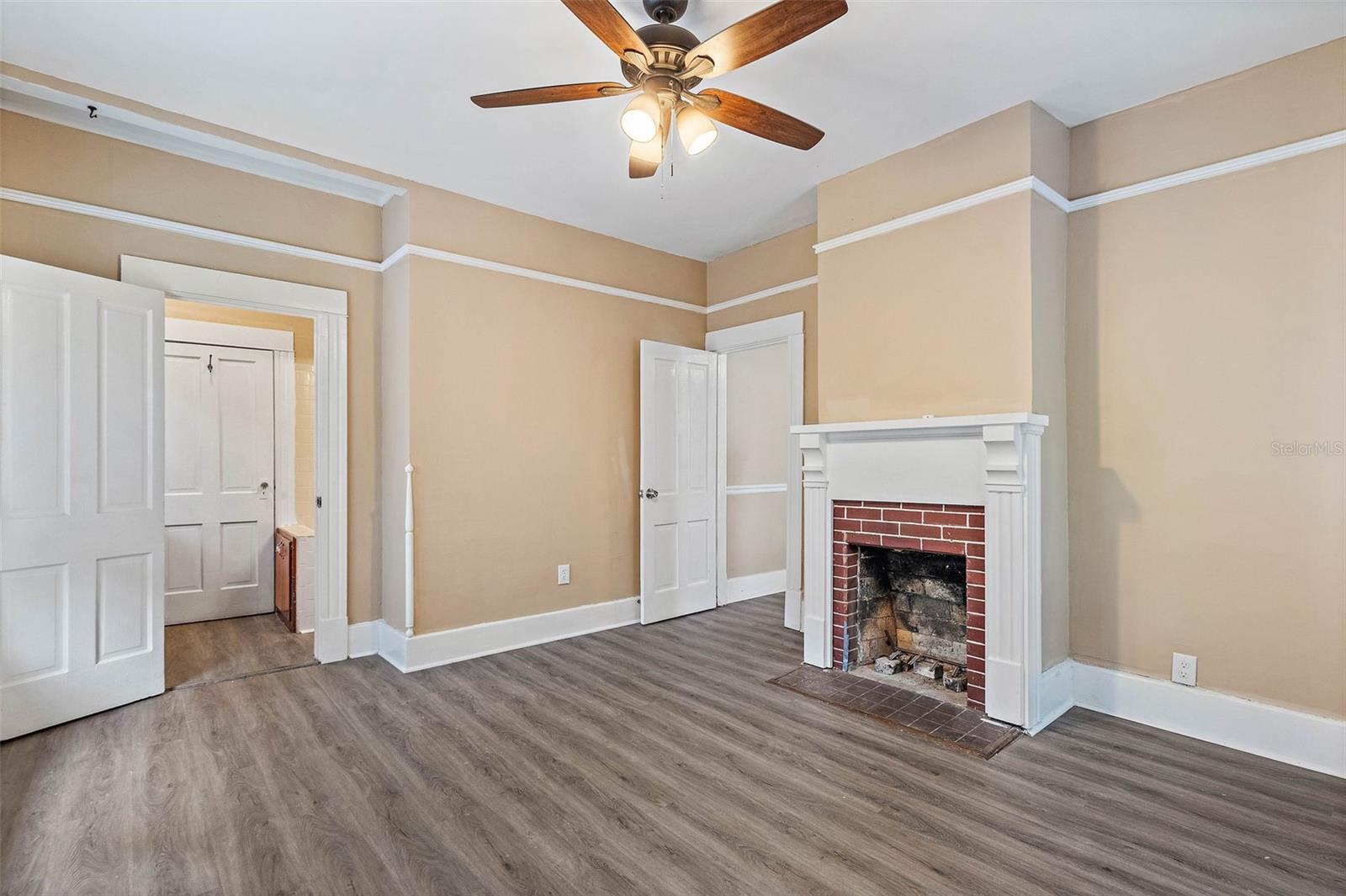 Listing photo id 8 for 630 34th Avenue S