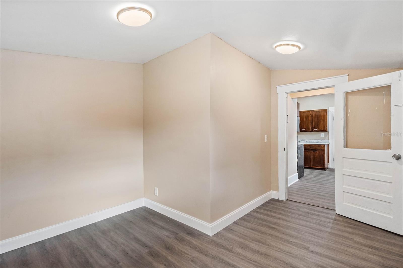 Listing photo id 15 for 630 34th Avenue S