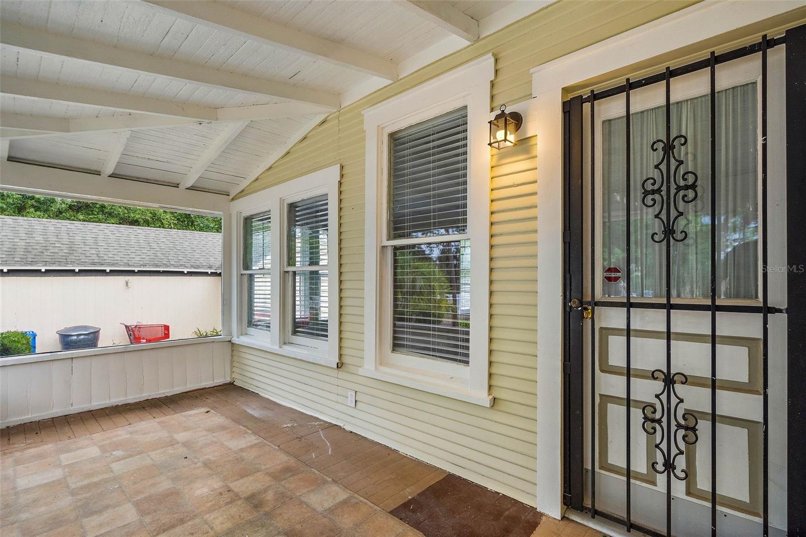 Listing photo id 1 for 630 34th Avenue S