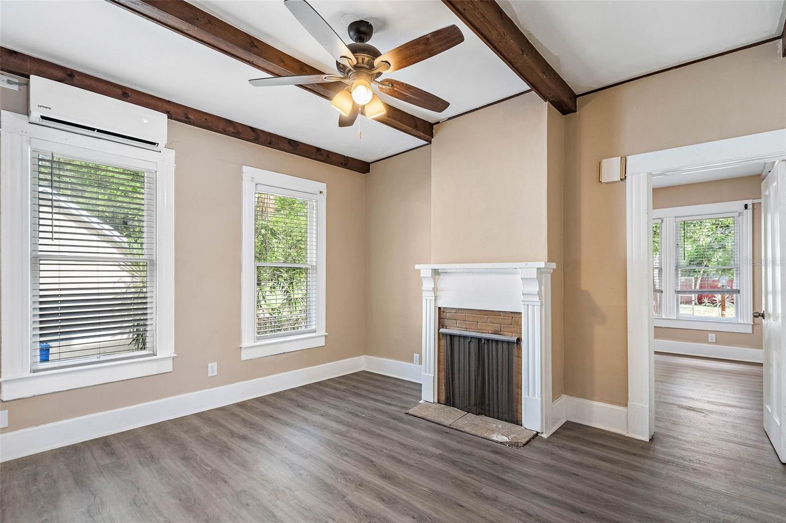 Listing photo id 5 for 630 34th Avenue S