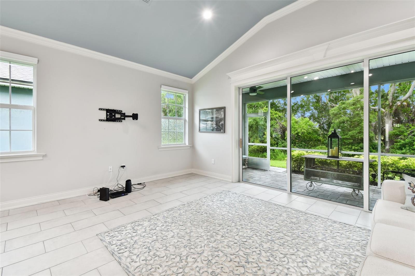 Image 10 of 61 For 7991 Lake James Boulevard
