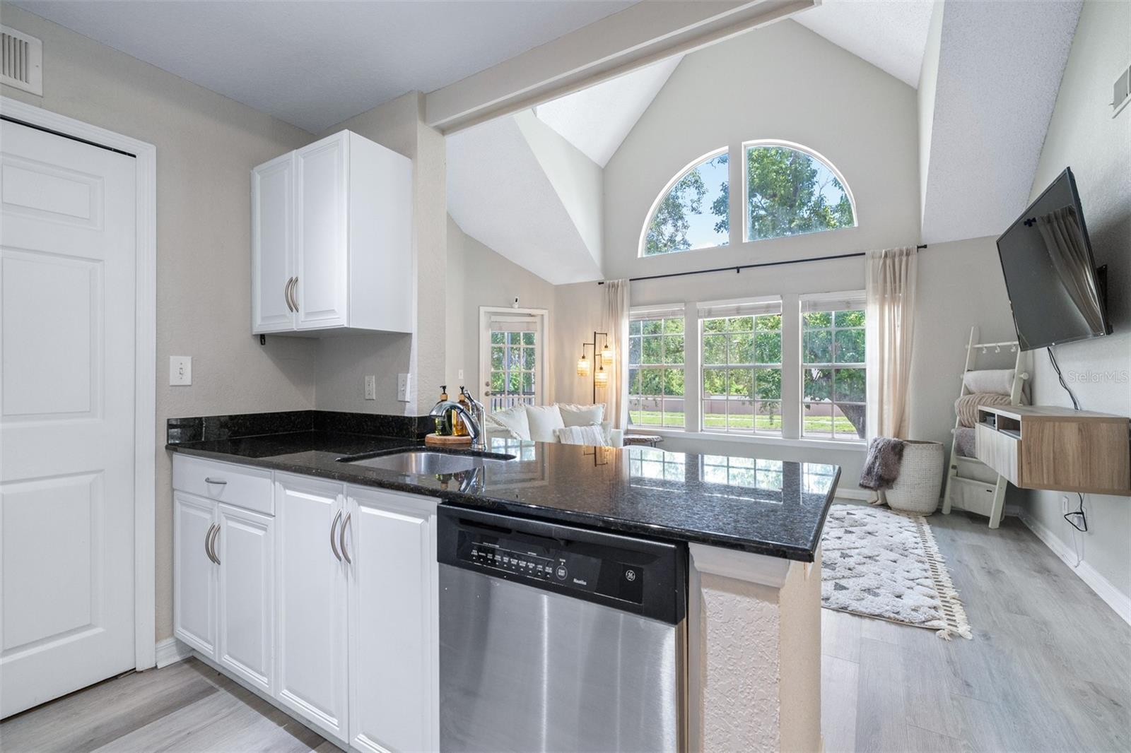 Image 11 of 46 For 3301 Haviland Ct  203